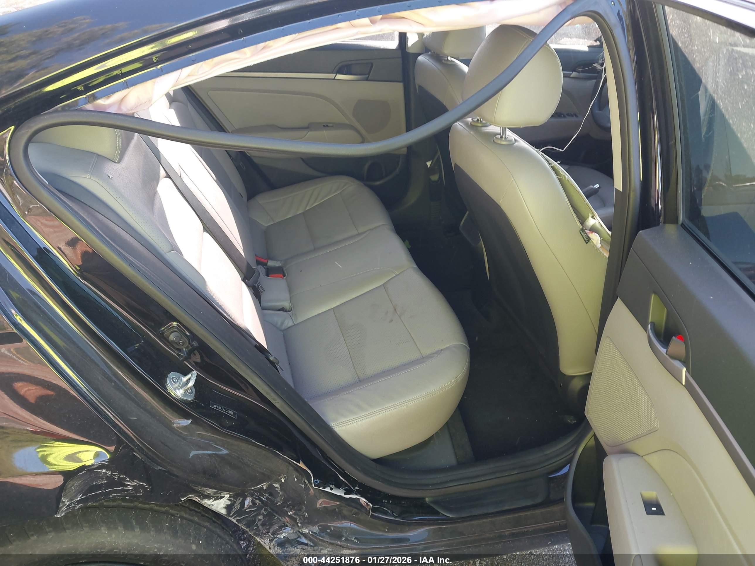 HYUNDAI ELANTRA image 8