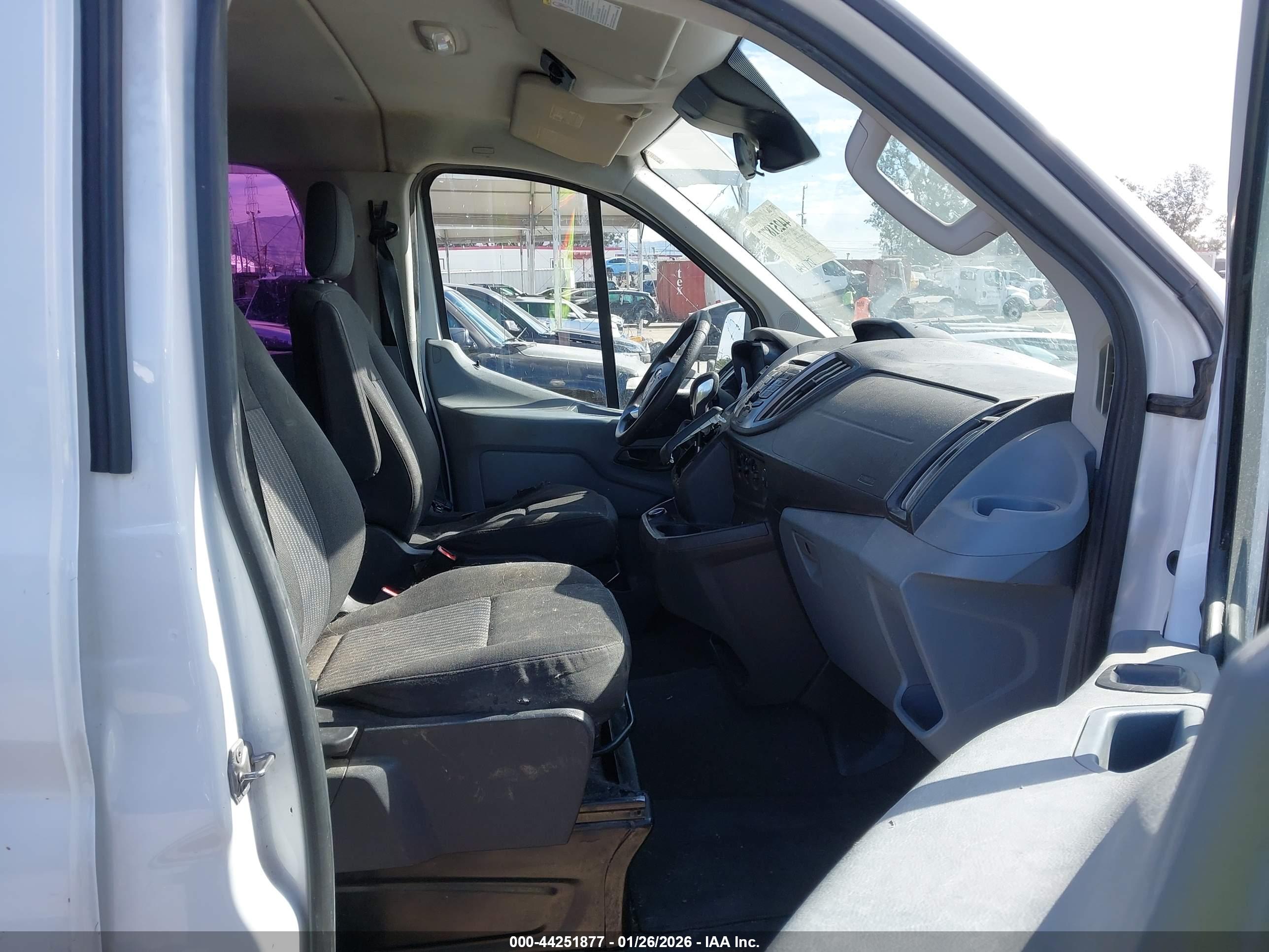 FORD TRANSIT-150 image 5