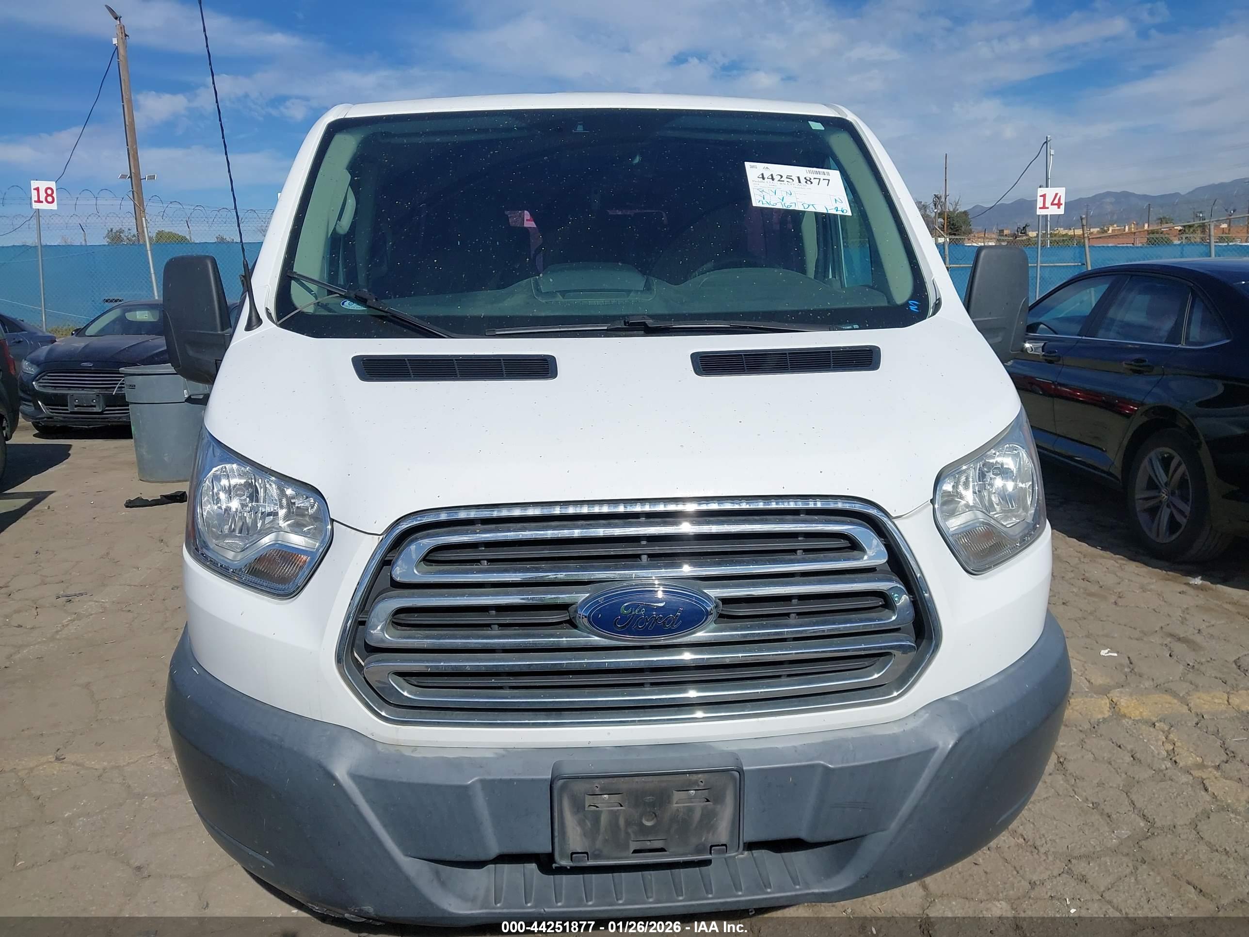 FORD TRANSIT-150 image 6