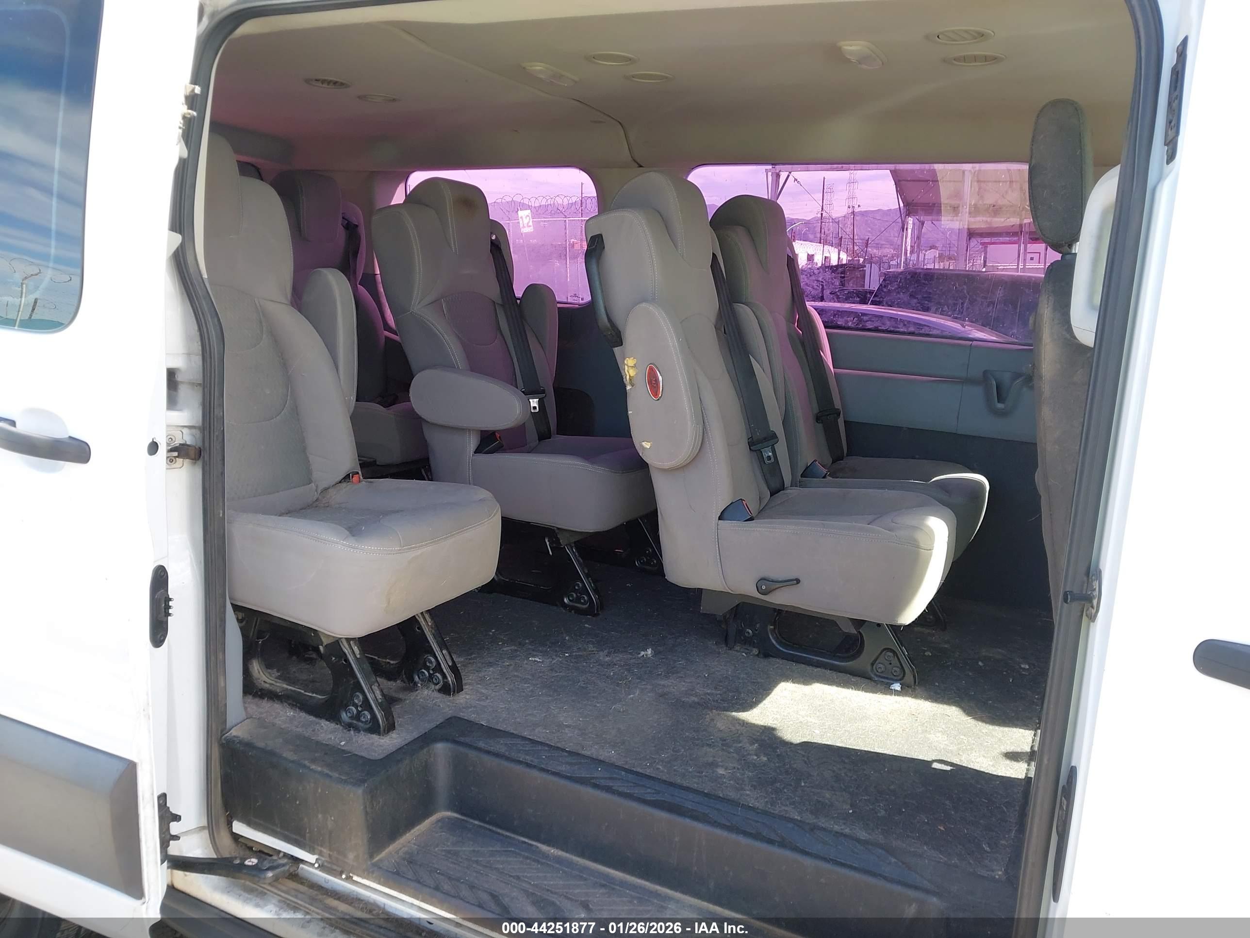 FORD TRANSIT-150 image 8