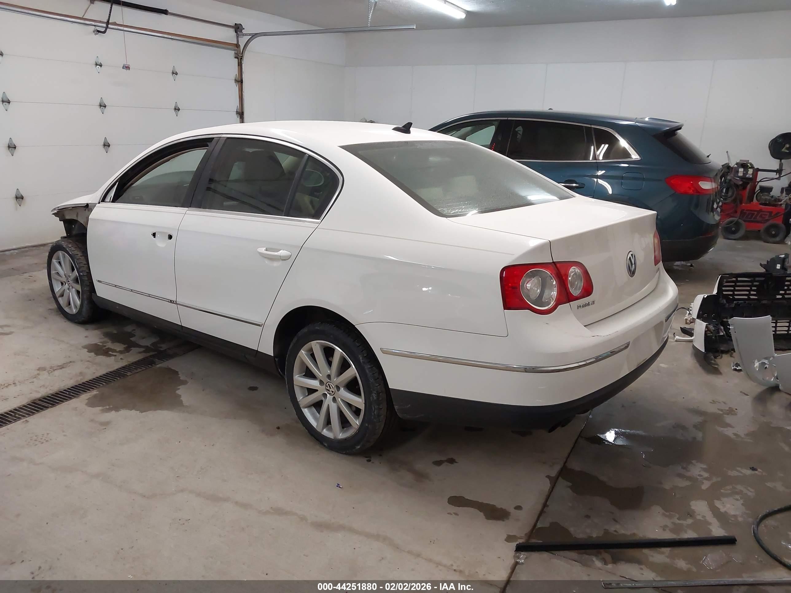 VOLKSWAGEN PASSAT image 3