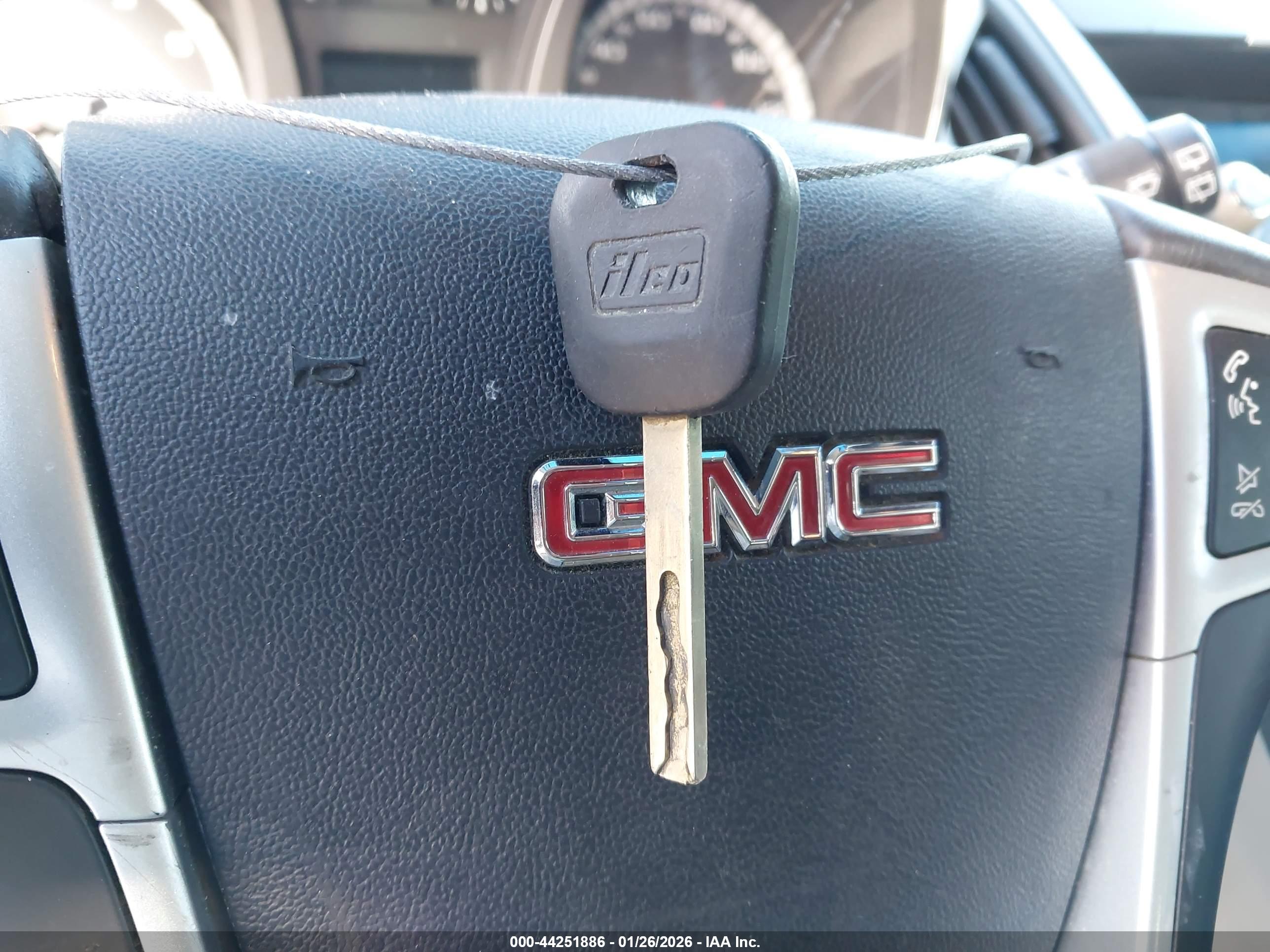 GMC TERRAIN image 11