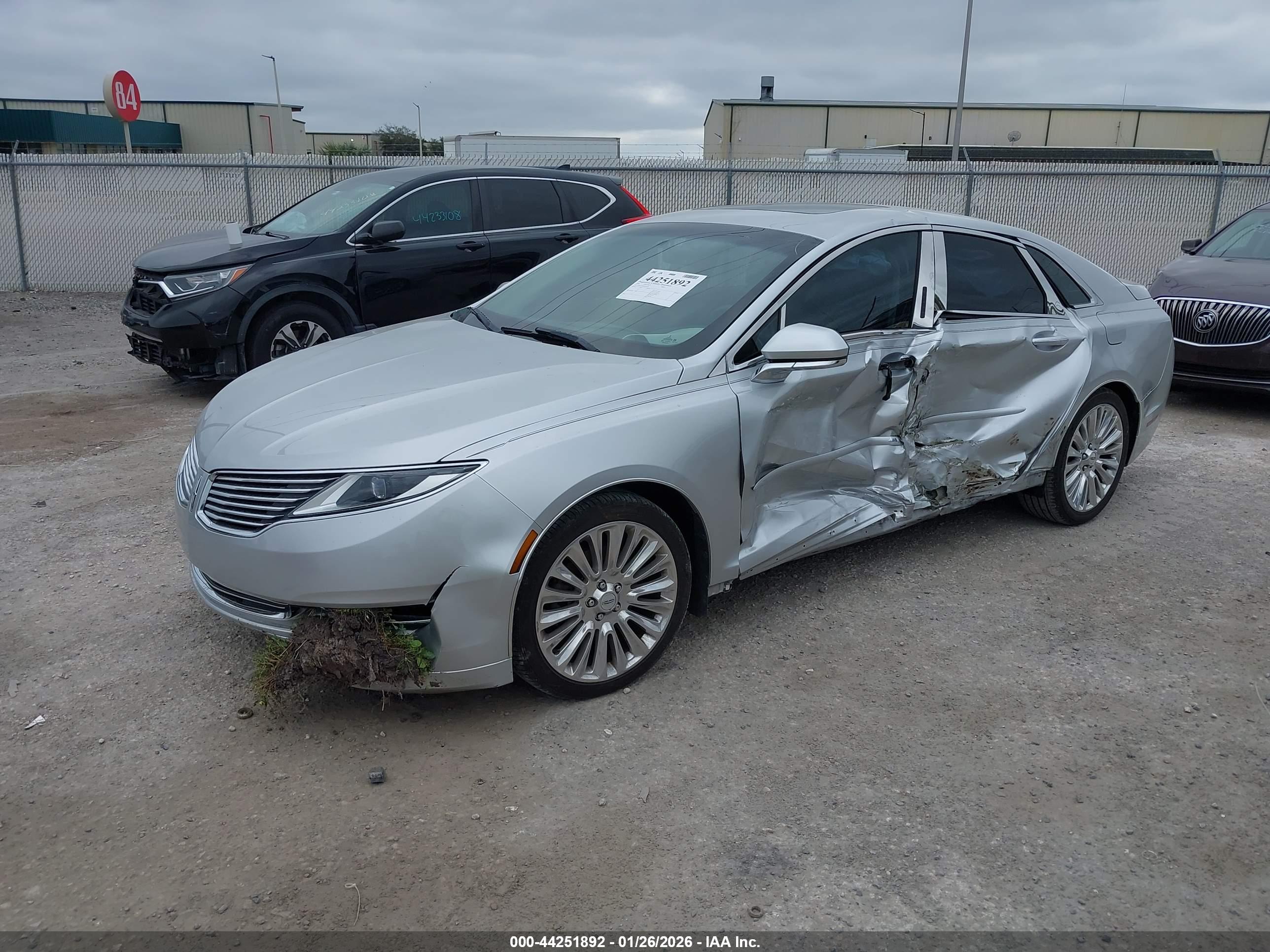 LINCOLN MKZ image 2