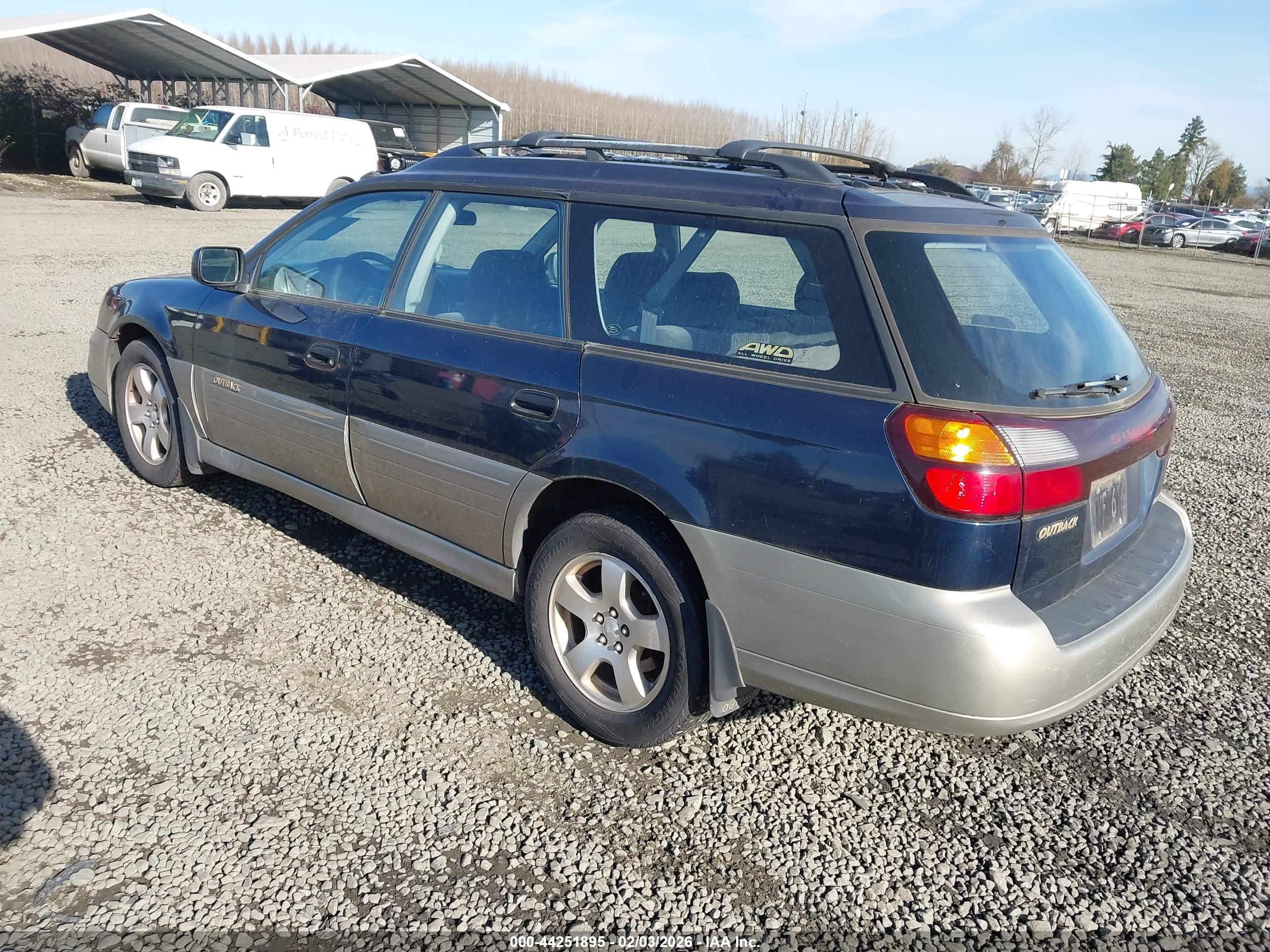 SUBARU OUTBACK image 3