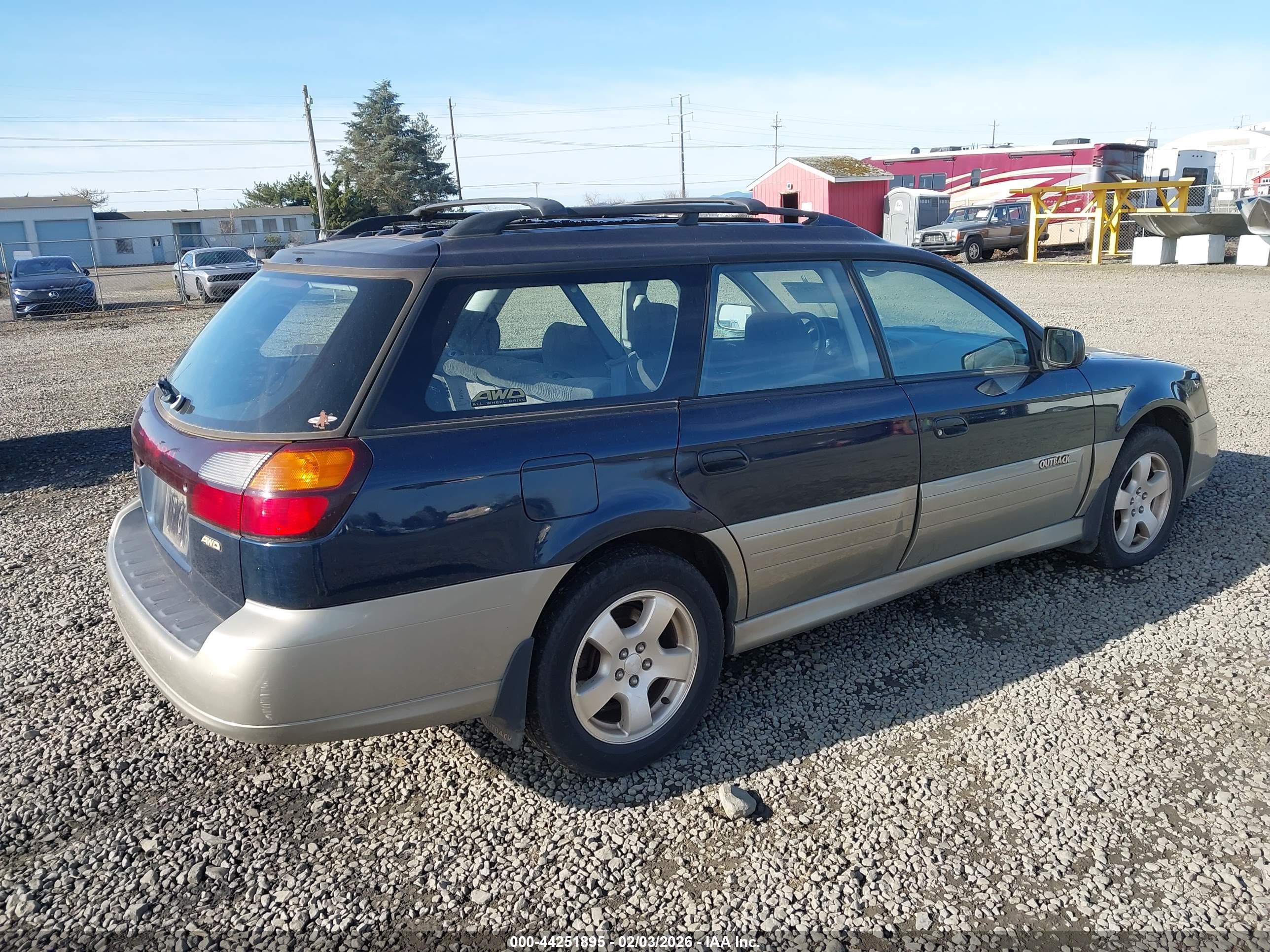 SUBARU OUTBACK image 4