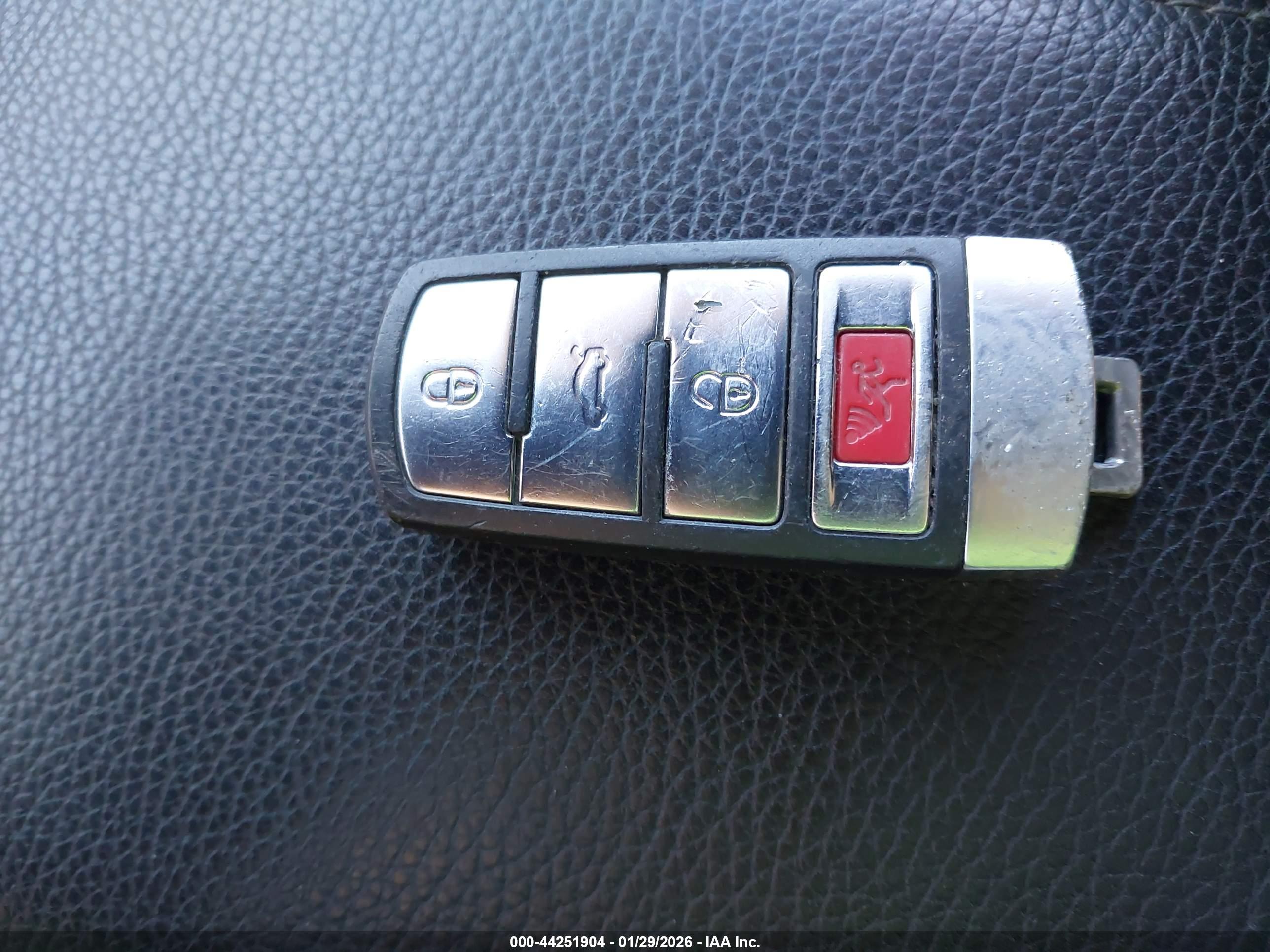 VOLKSWAGEN CC image 11