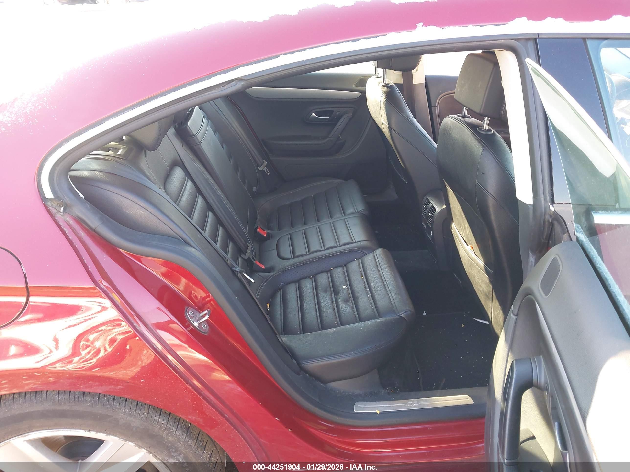 VOLKSWAGEN CC image 8