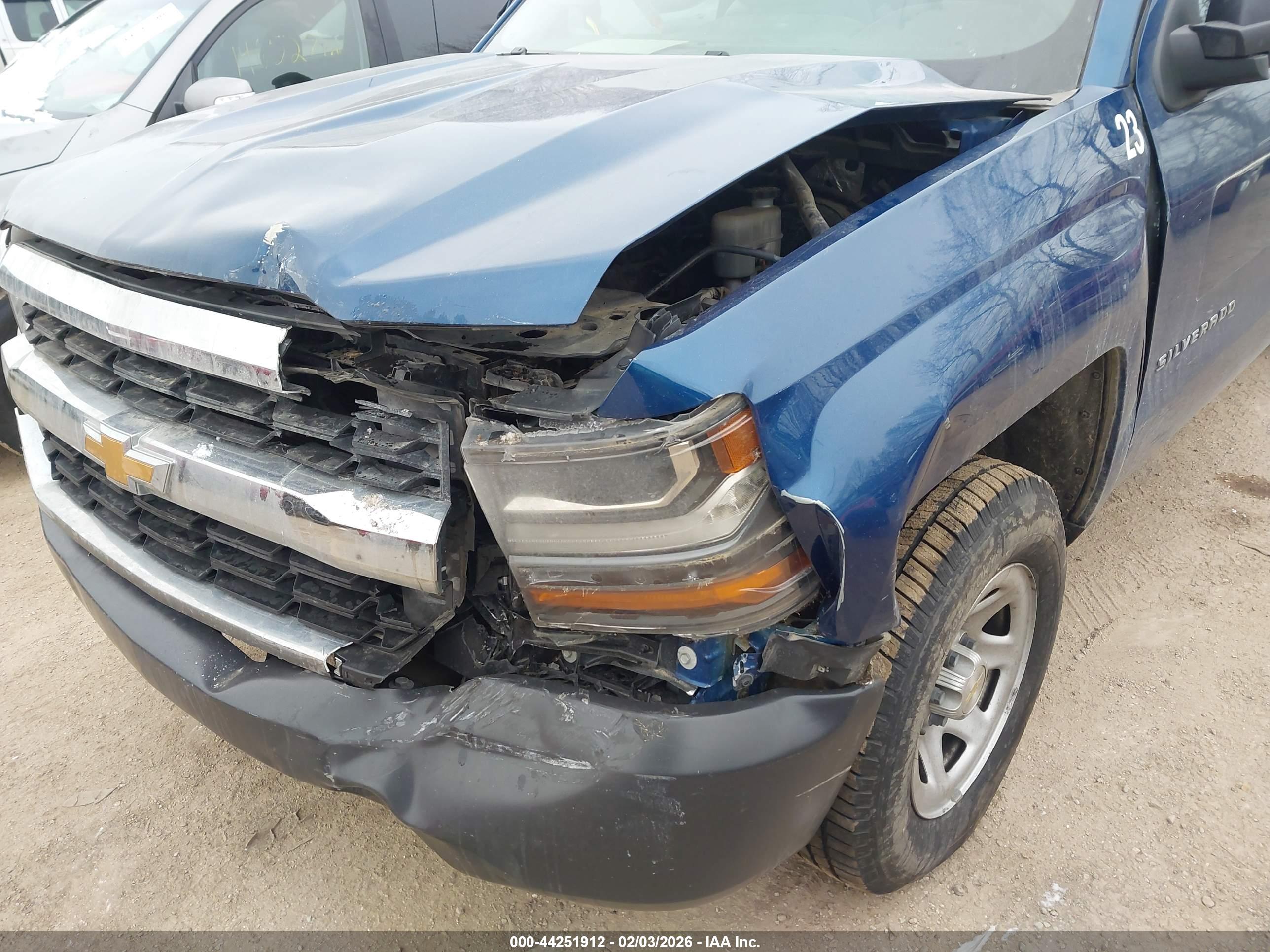 CHEVROLET SILVERADO image 6