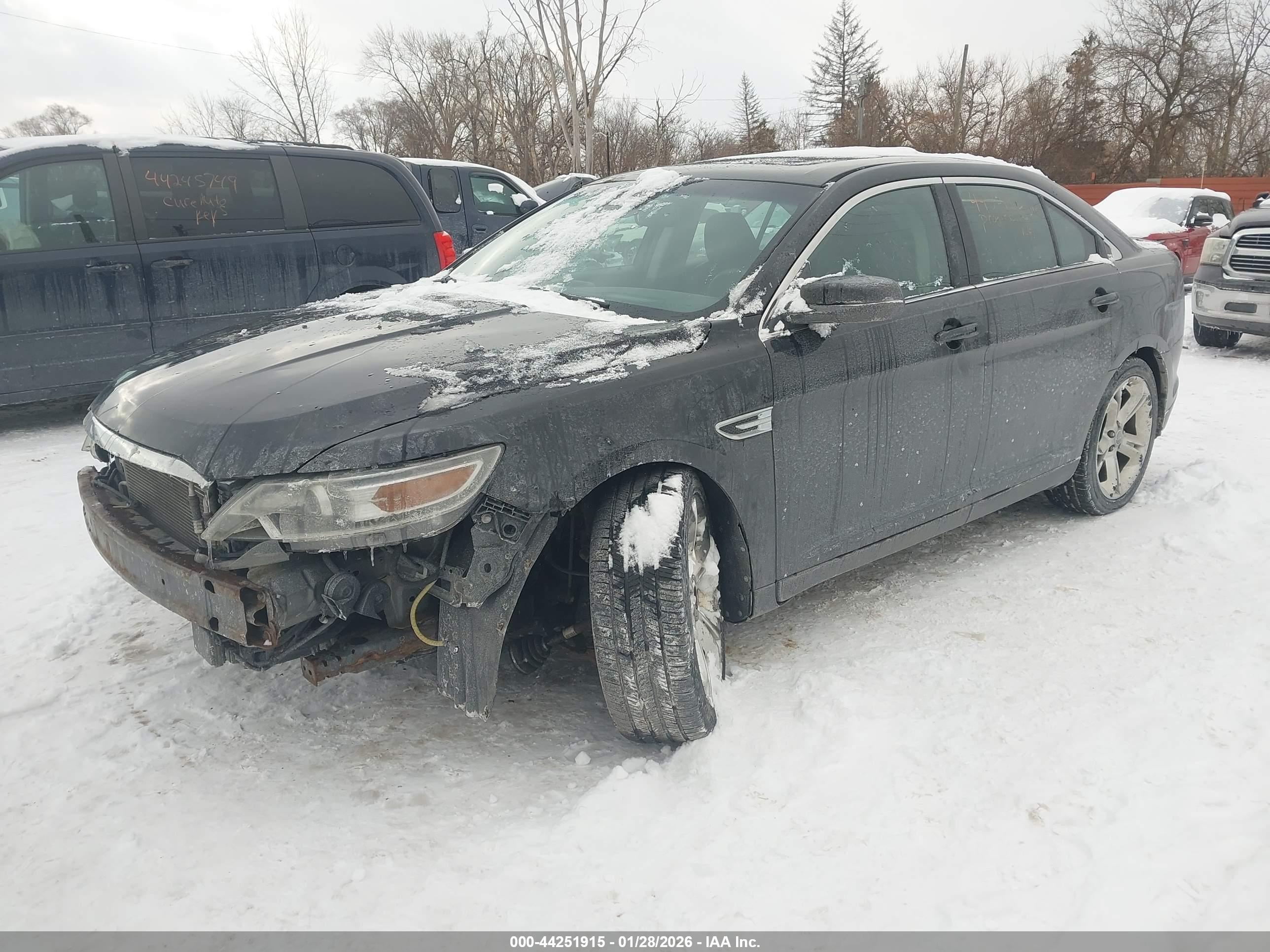FORD TAURUS image 2