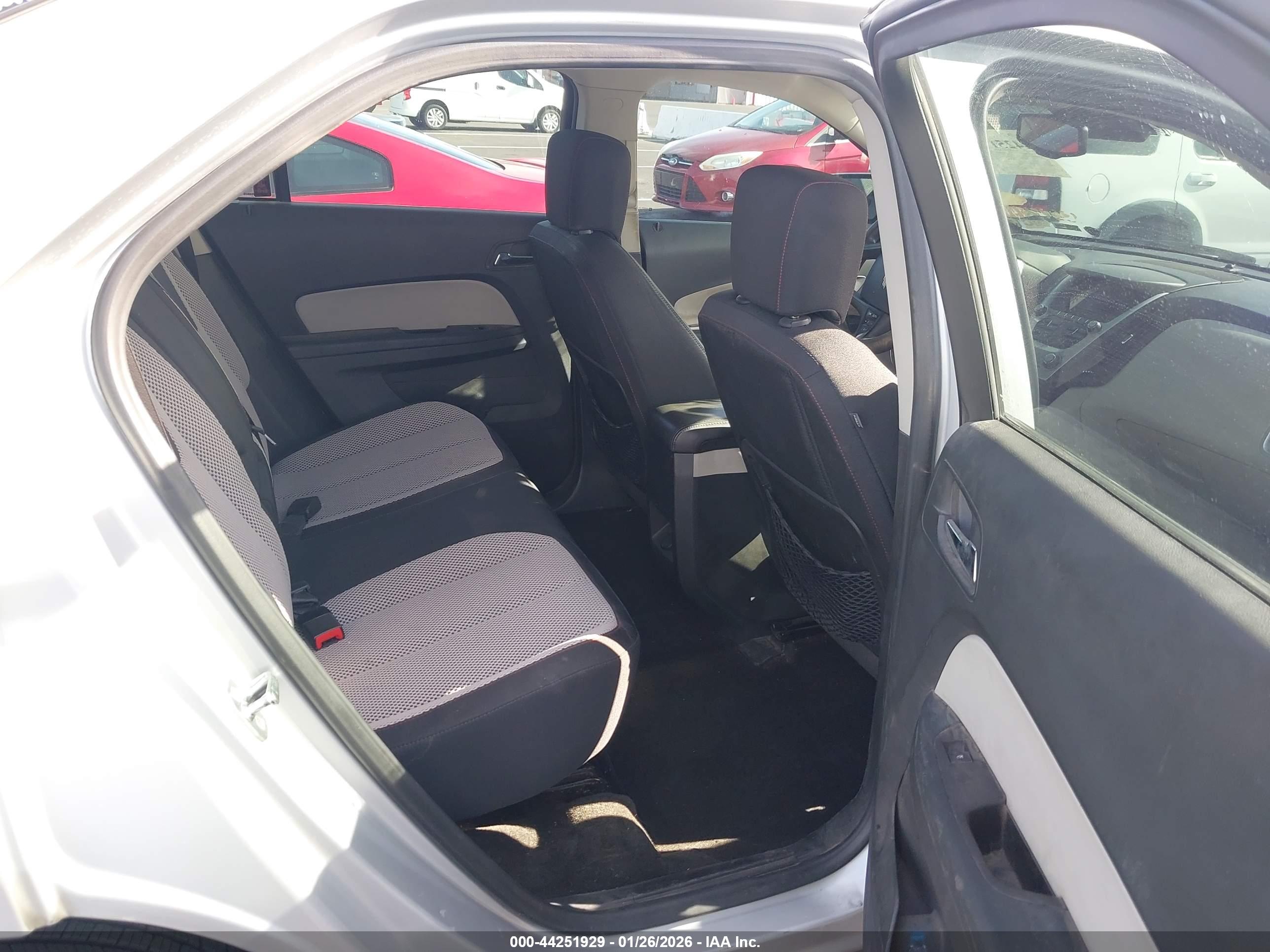 CHEVROLET EQUINOX image 8