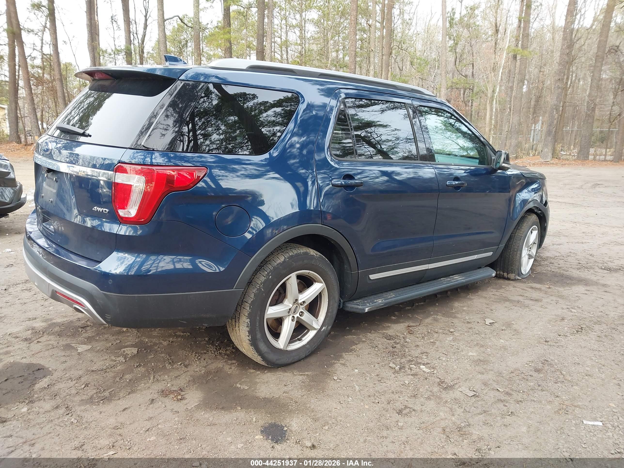 FORD EXPLORER image 4