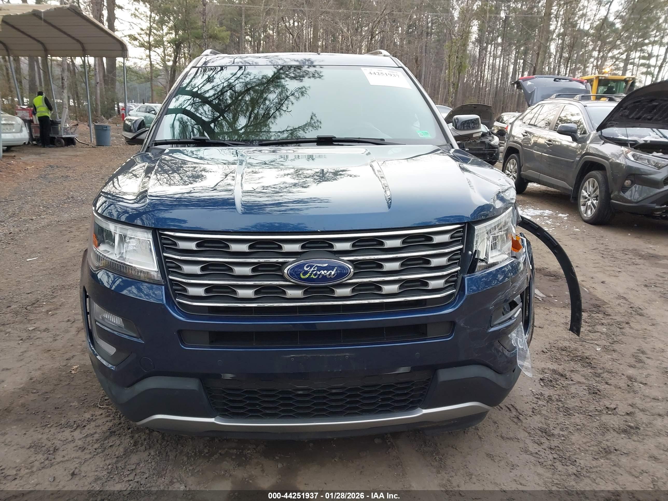 FORD EXPLORER image 6