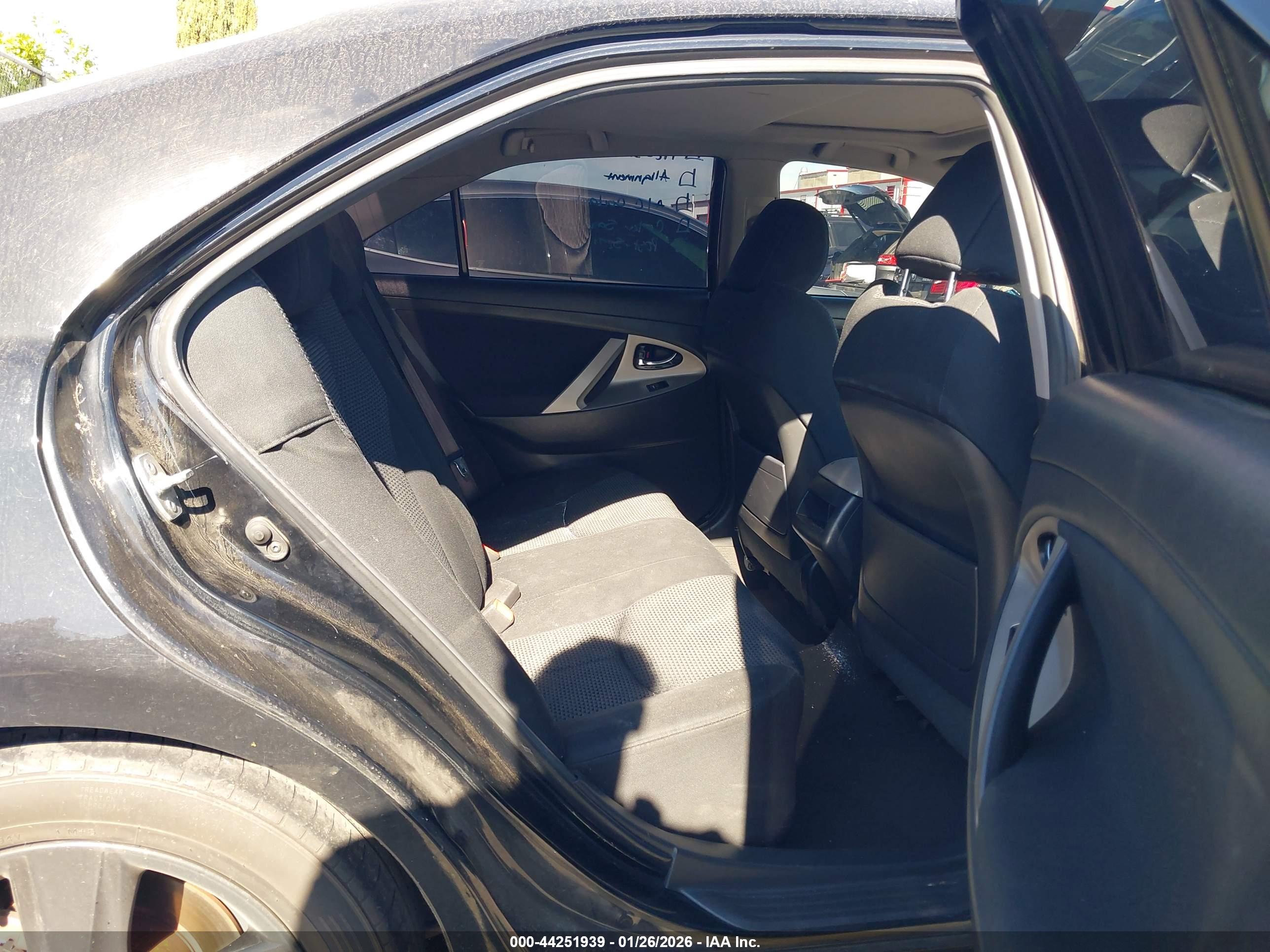TOYOTA CAMRY image 8
