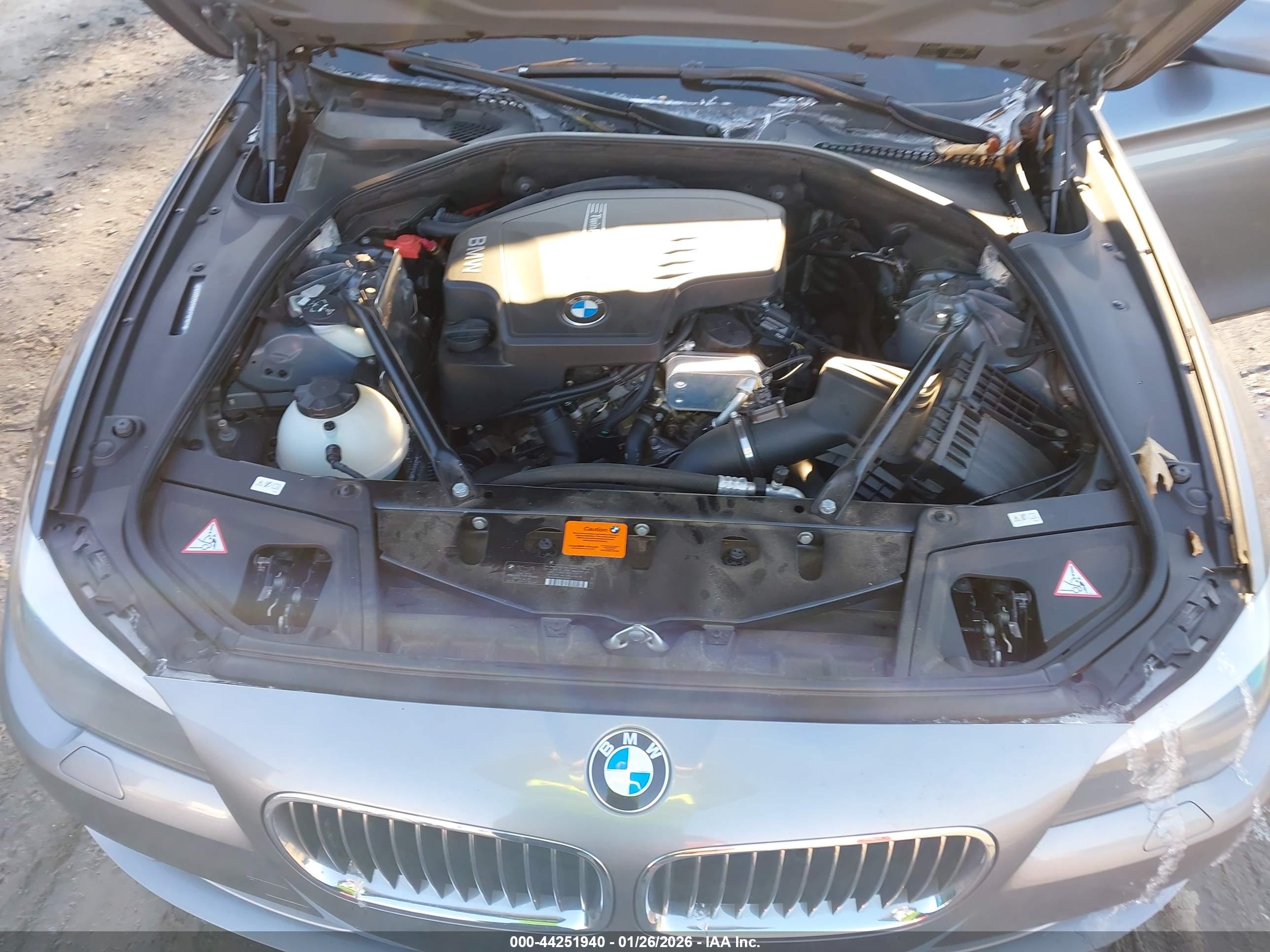 BMW 528I image 10