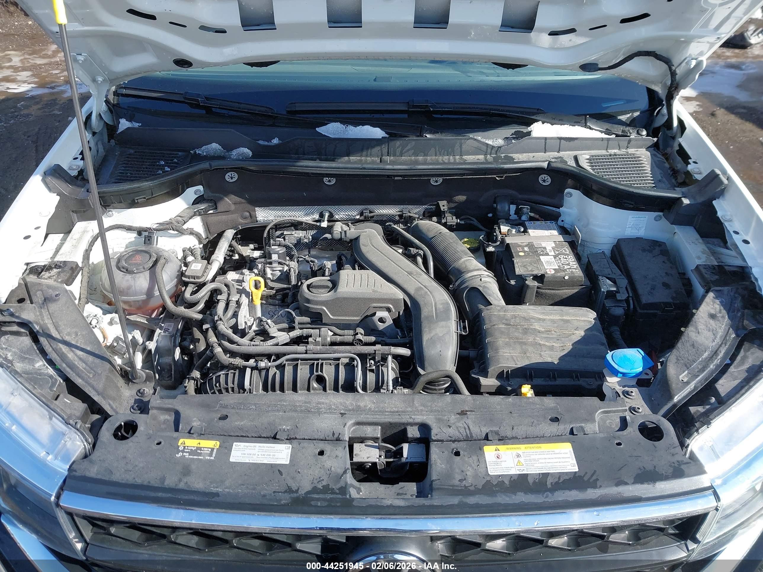 VOLKSWAGEN TAOS image 10