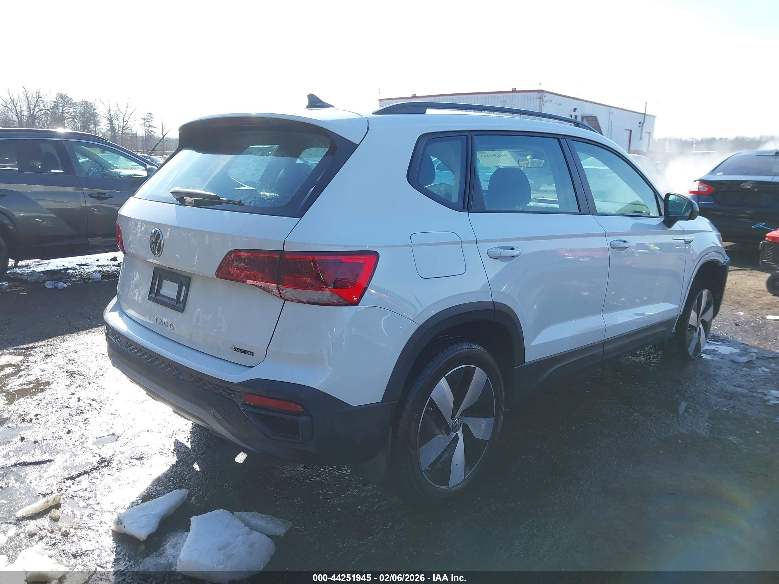 VOLKSWAGEN TAOS image 4