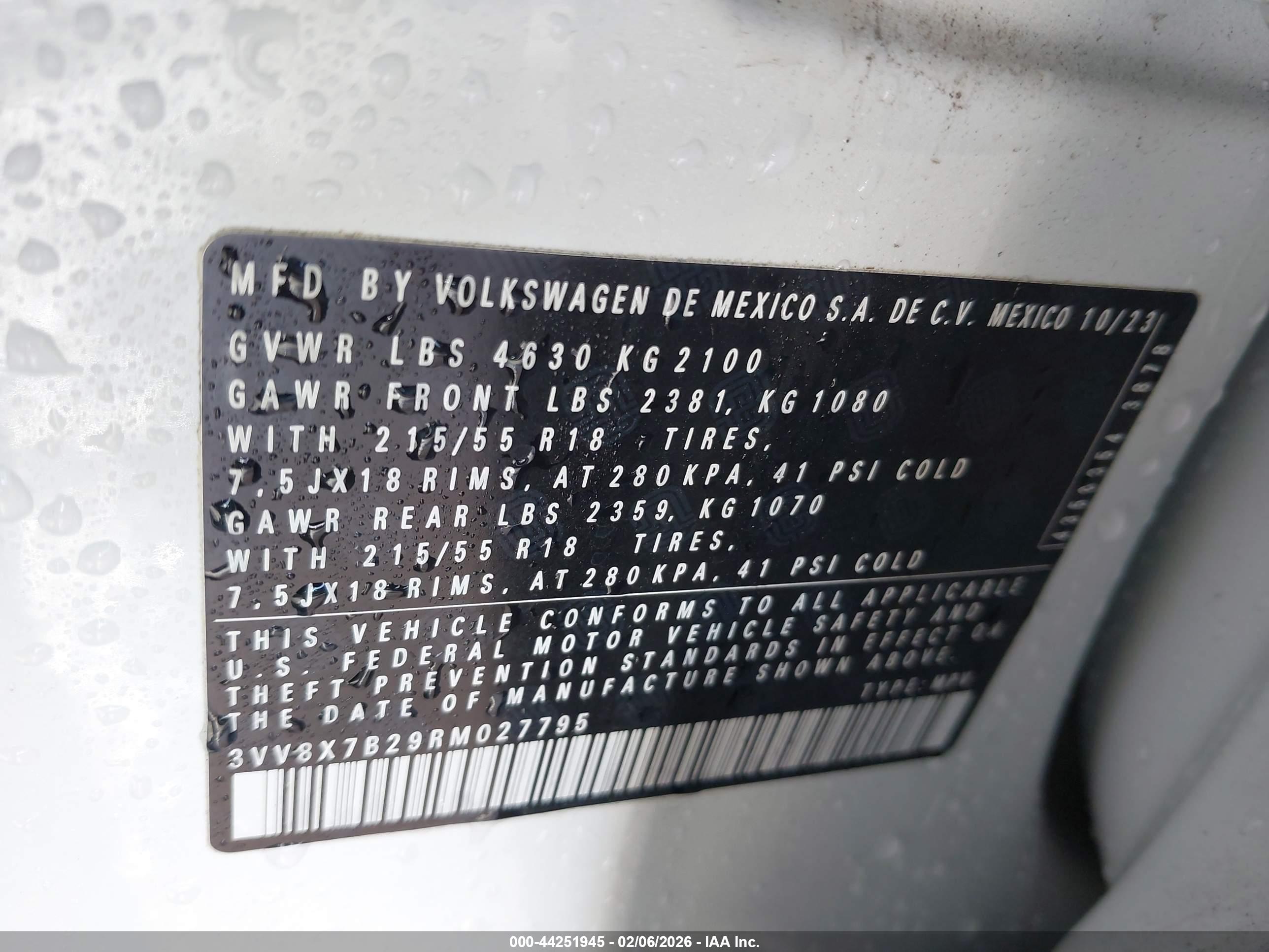 VOLKSWAGEN TAOS image 9