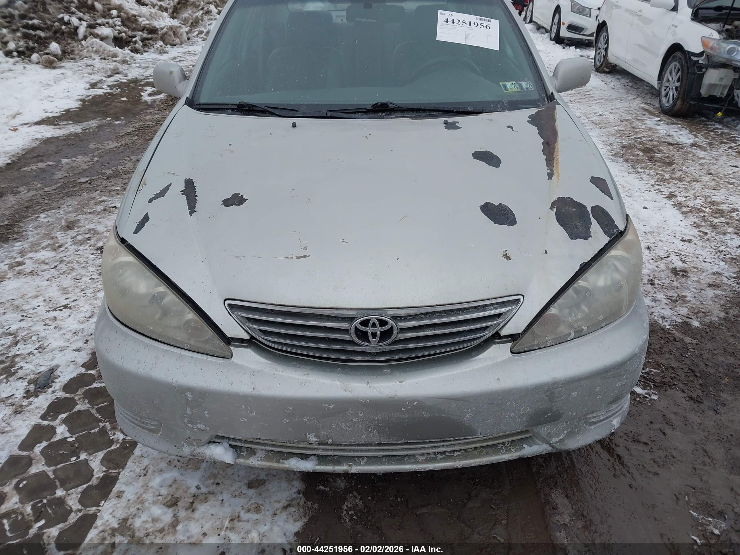 TOYOTA CAMRY image 6