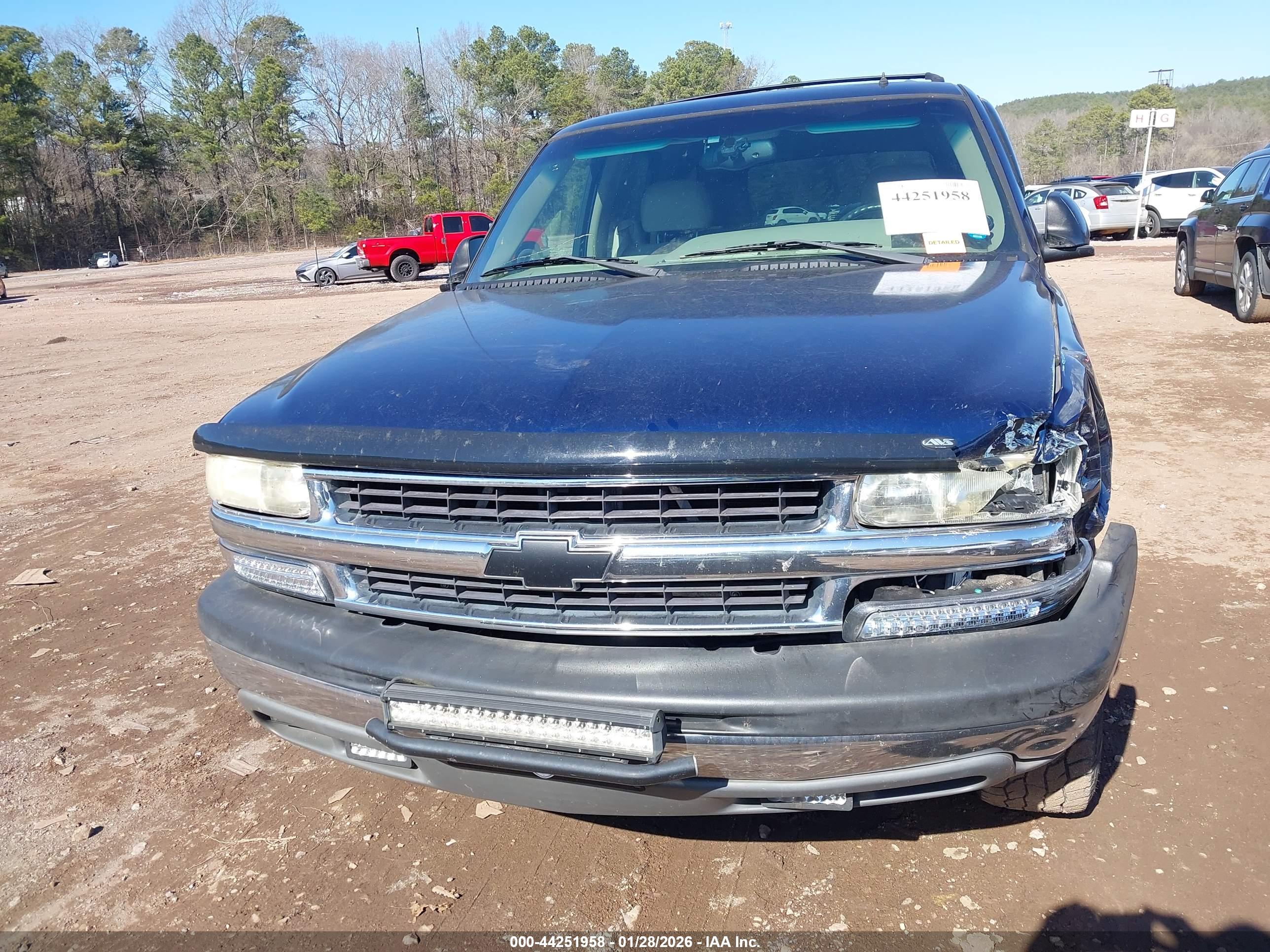 CHEVROLET TAHOE image 6
