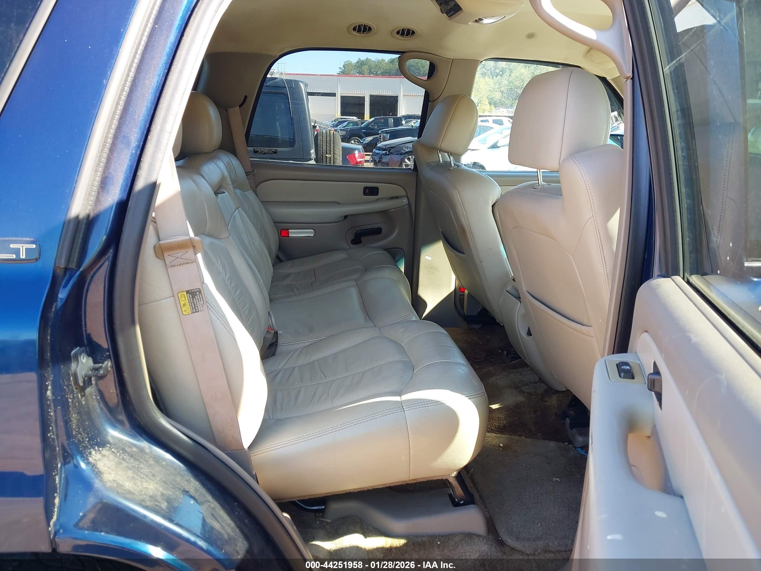 CHEVROLET TAHOE image 8