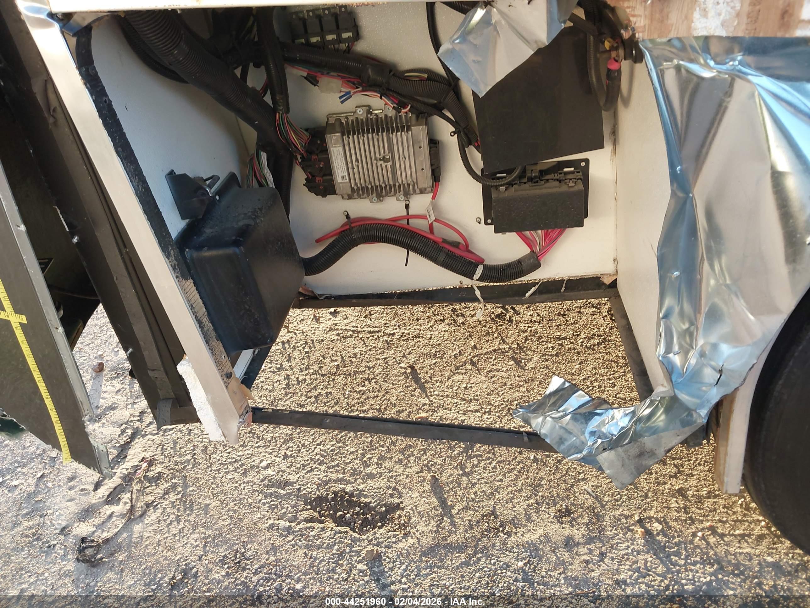 FREIGHTLINER CHASSIS image 10