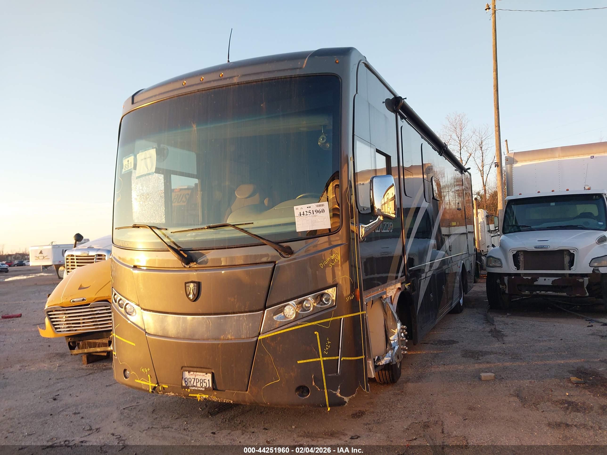 FREIGHTLINER CHASSIS image 2