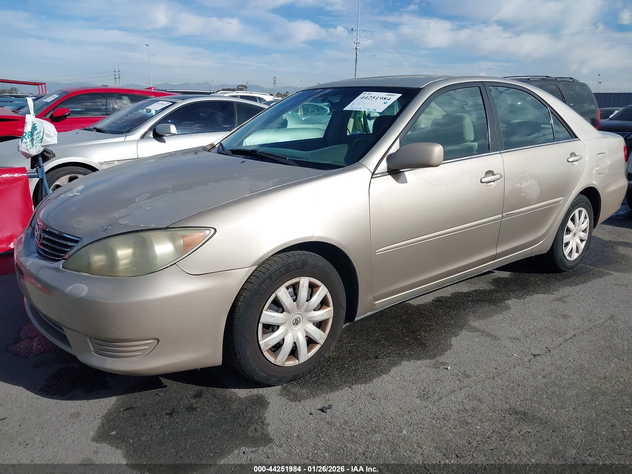 TOYOTA CAMRY image 2