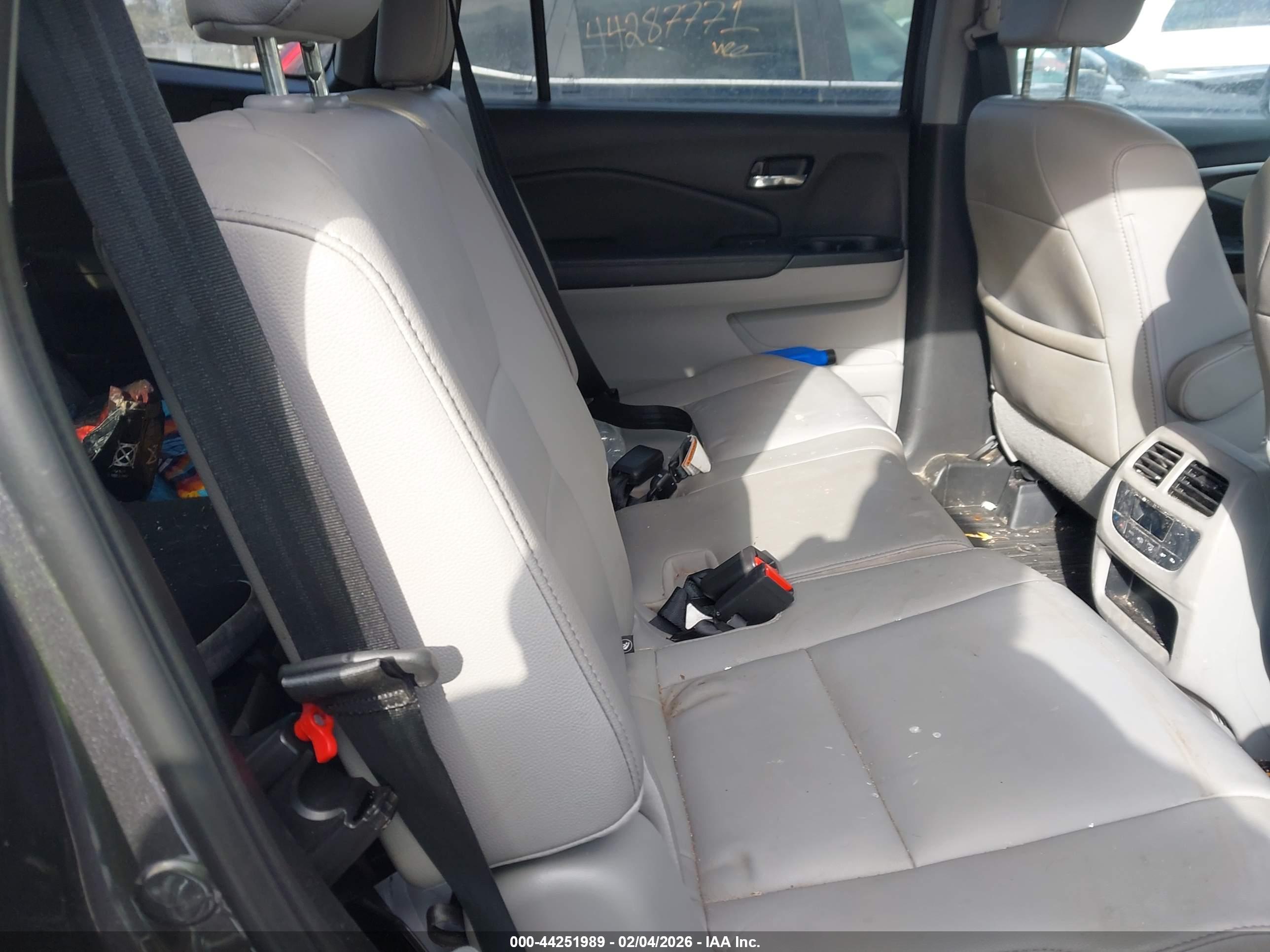 HONDA PILOT image 8