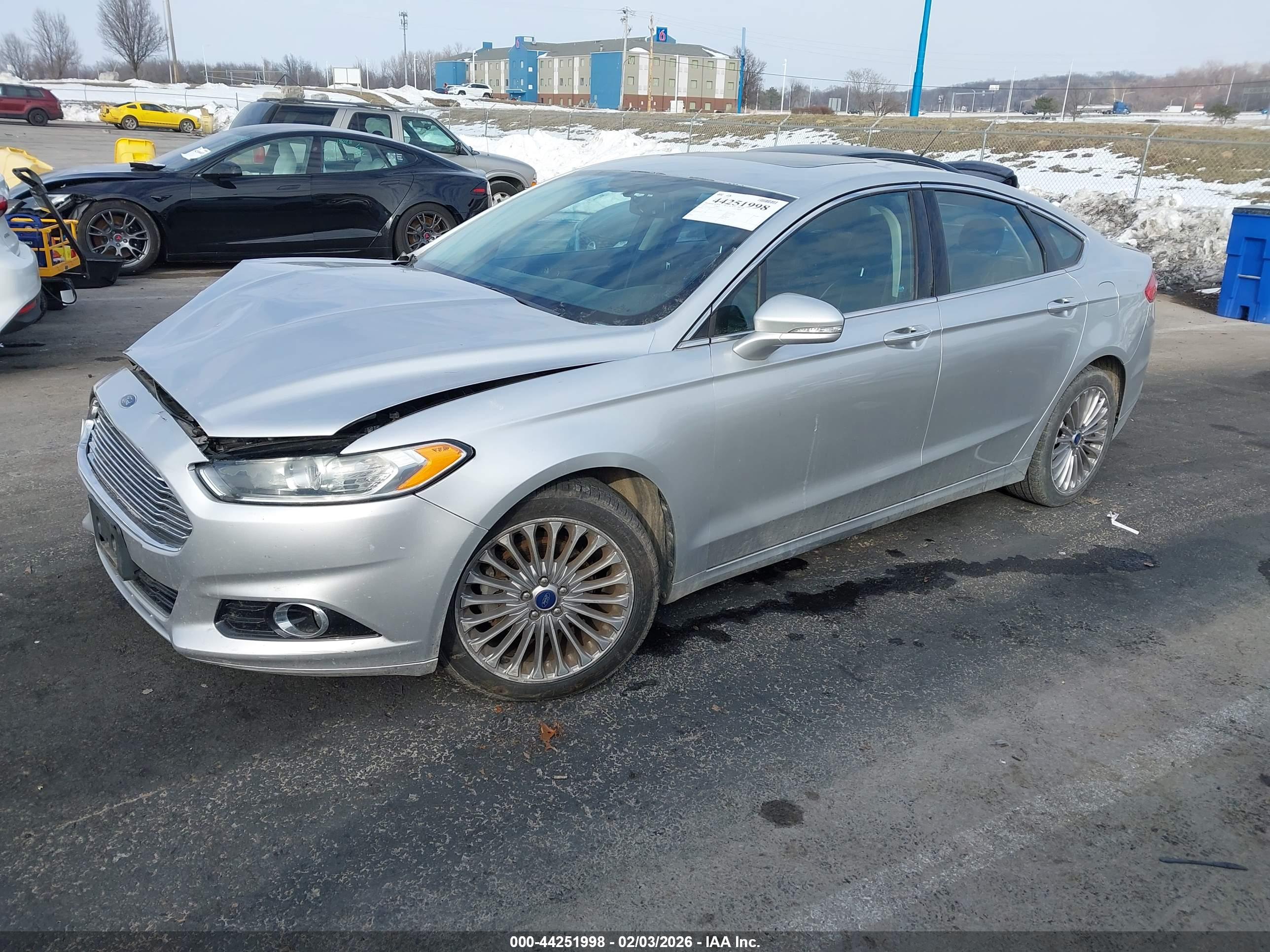 FORD FUSION image 2