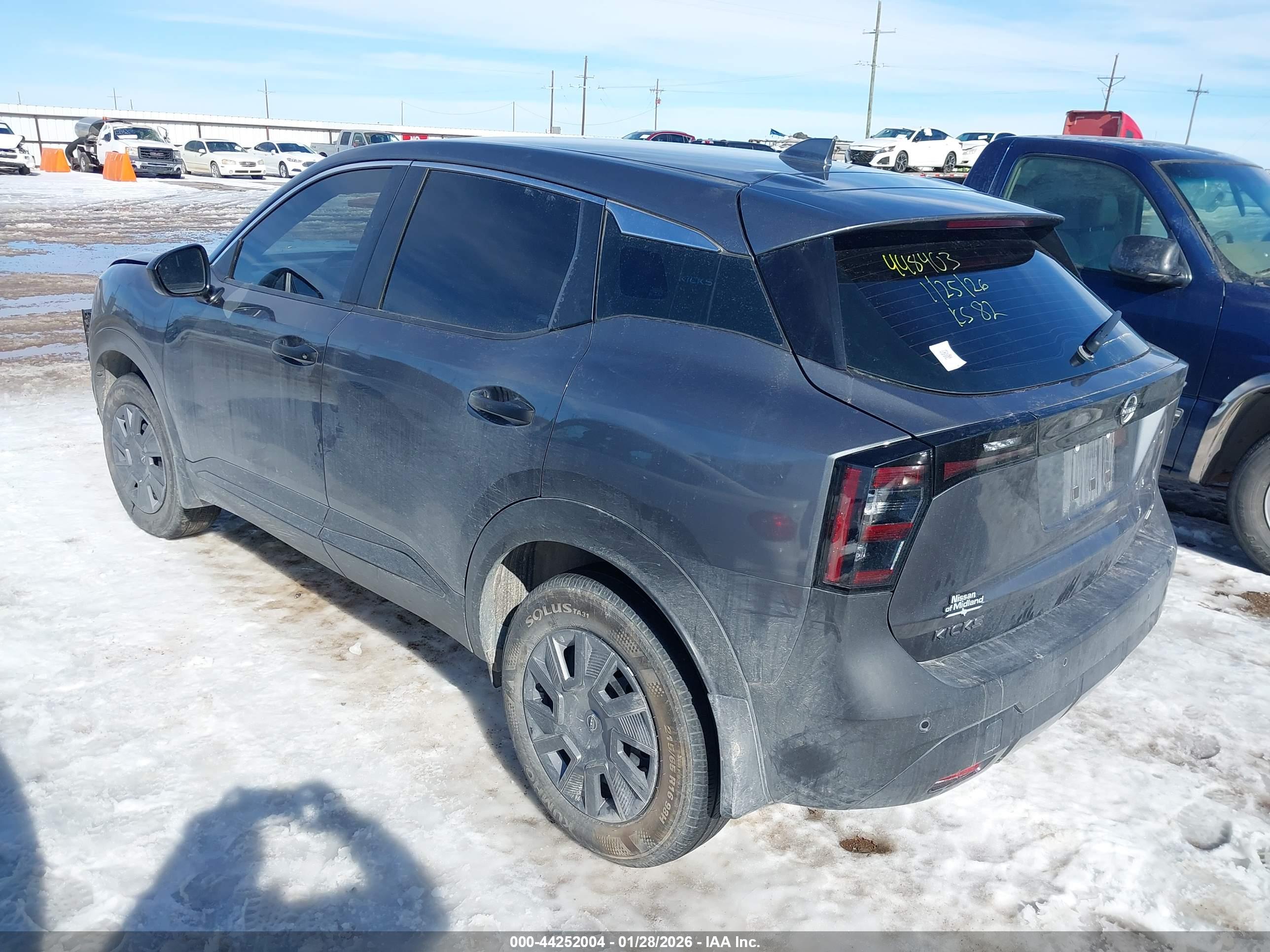 NISSAN KICKS image 3