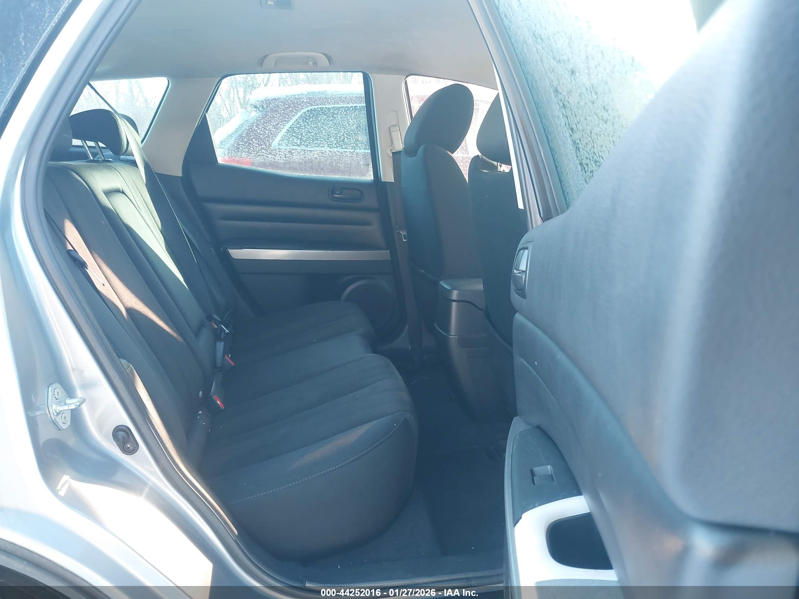 MAZDA CX-7 image 8