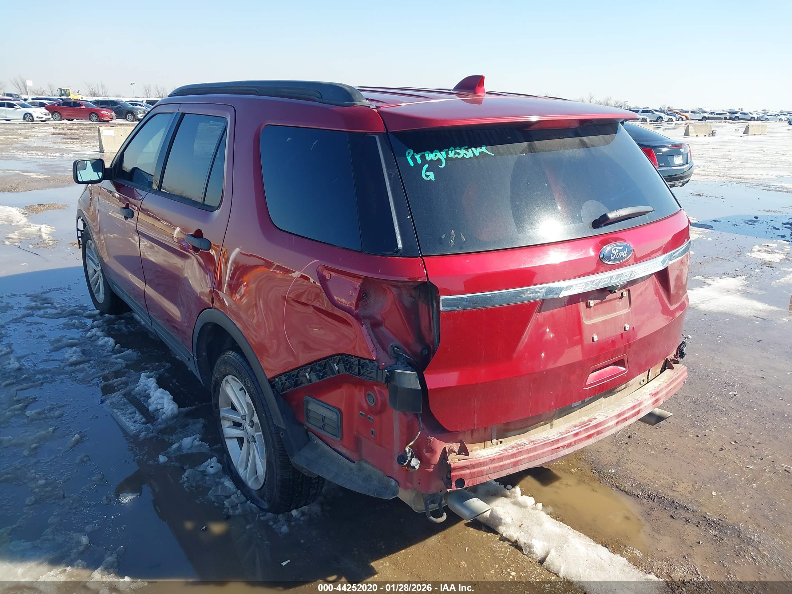 FORD EXPLORER image 3