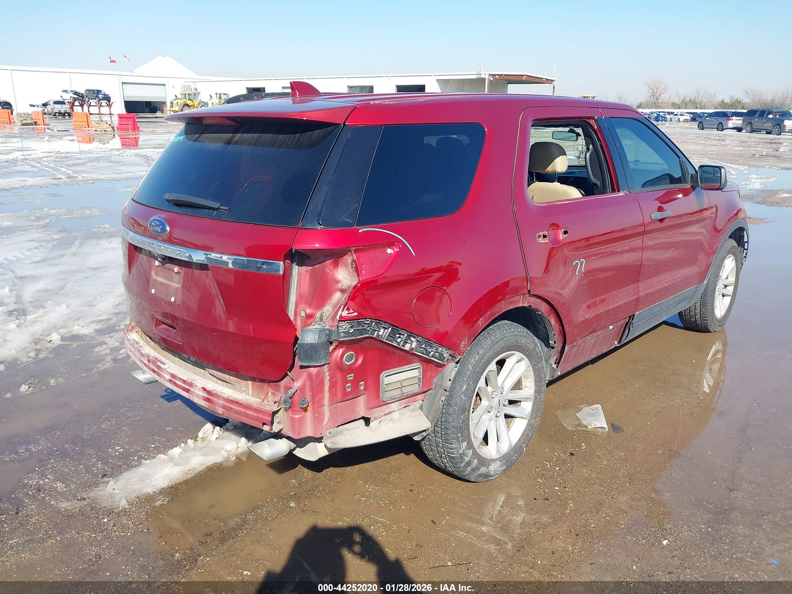 FORD EXPLORER image 4