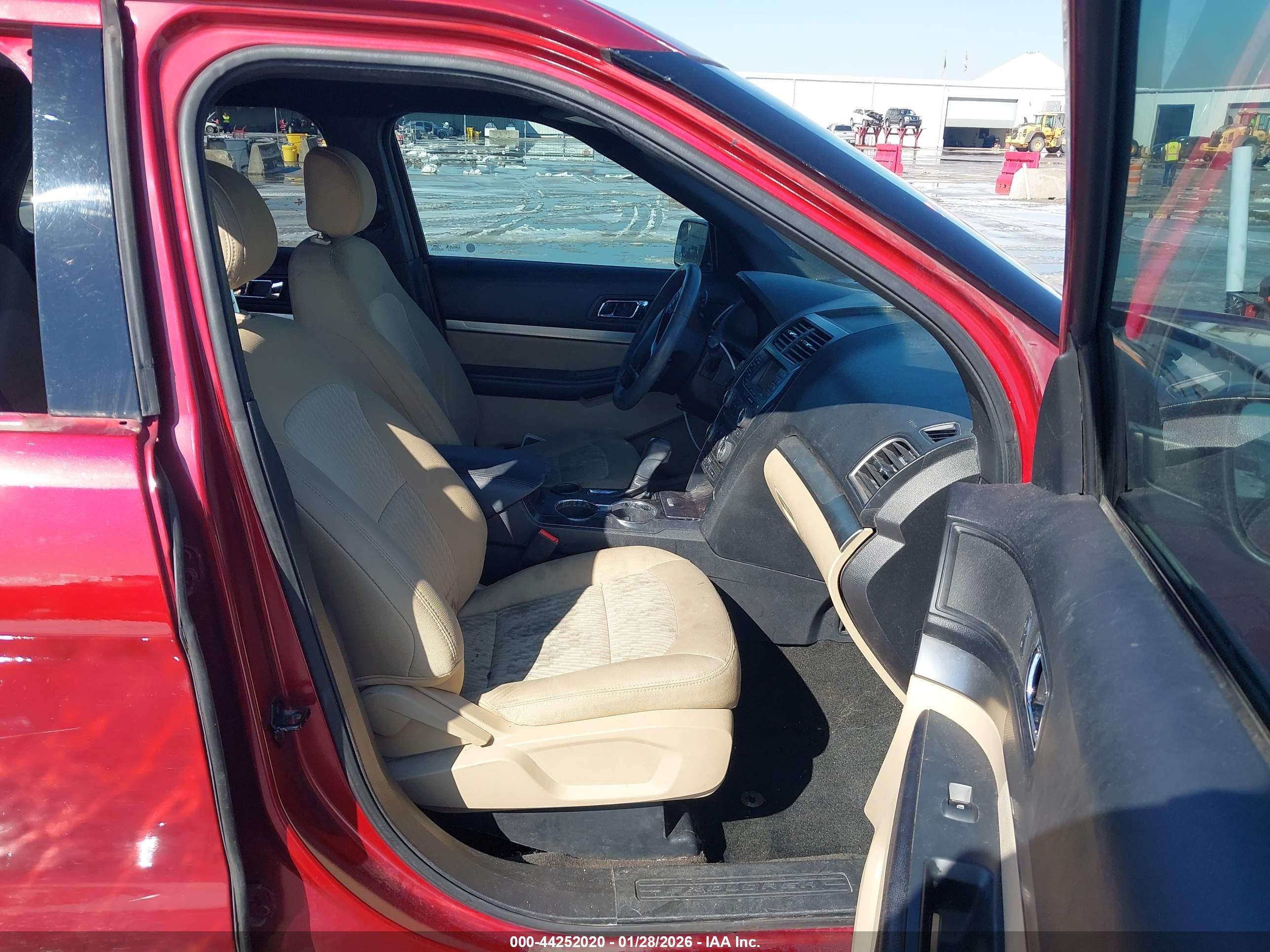 FORD EXPLORER image 5