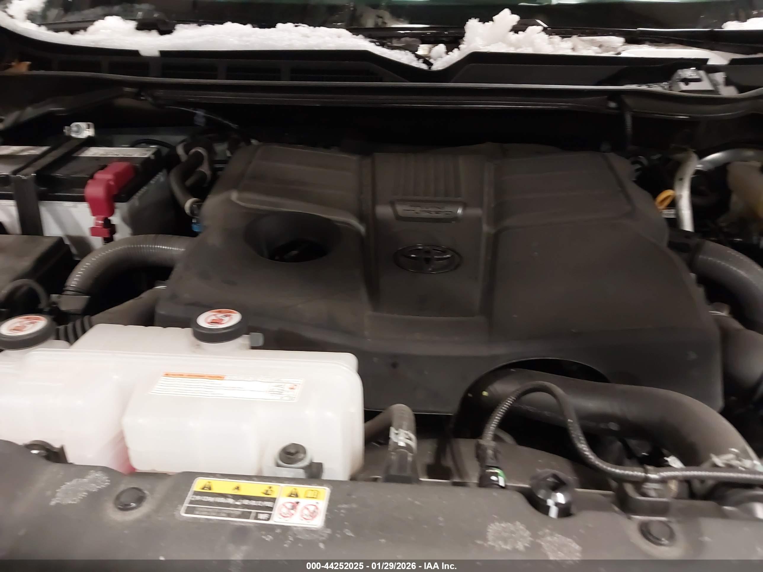 TOYOTA TUNDRA image 10