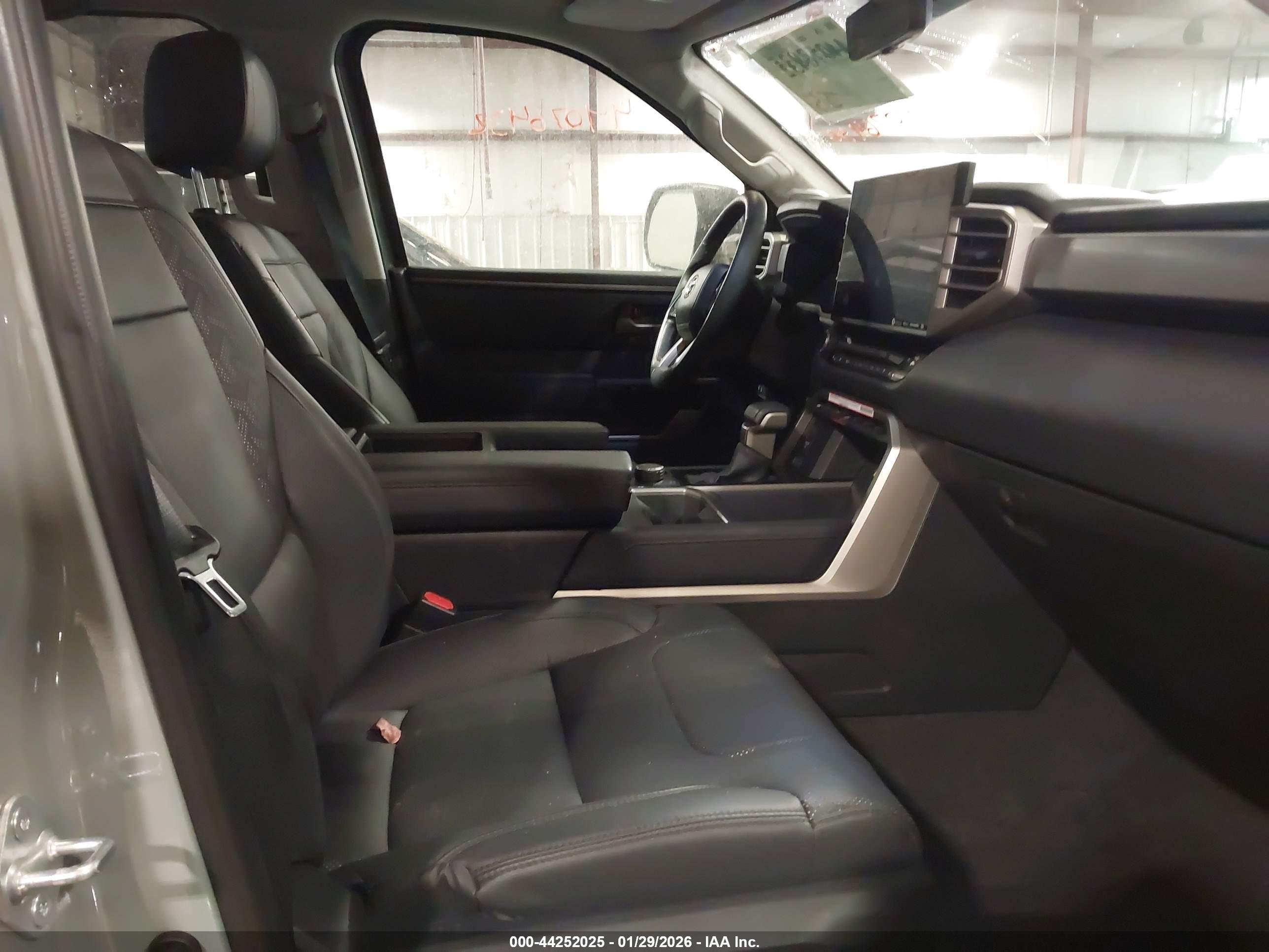 TOYOTA TUNDRA image 5