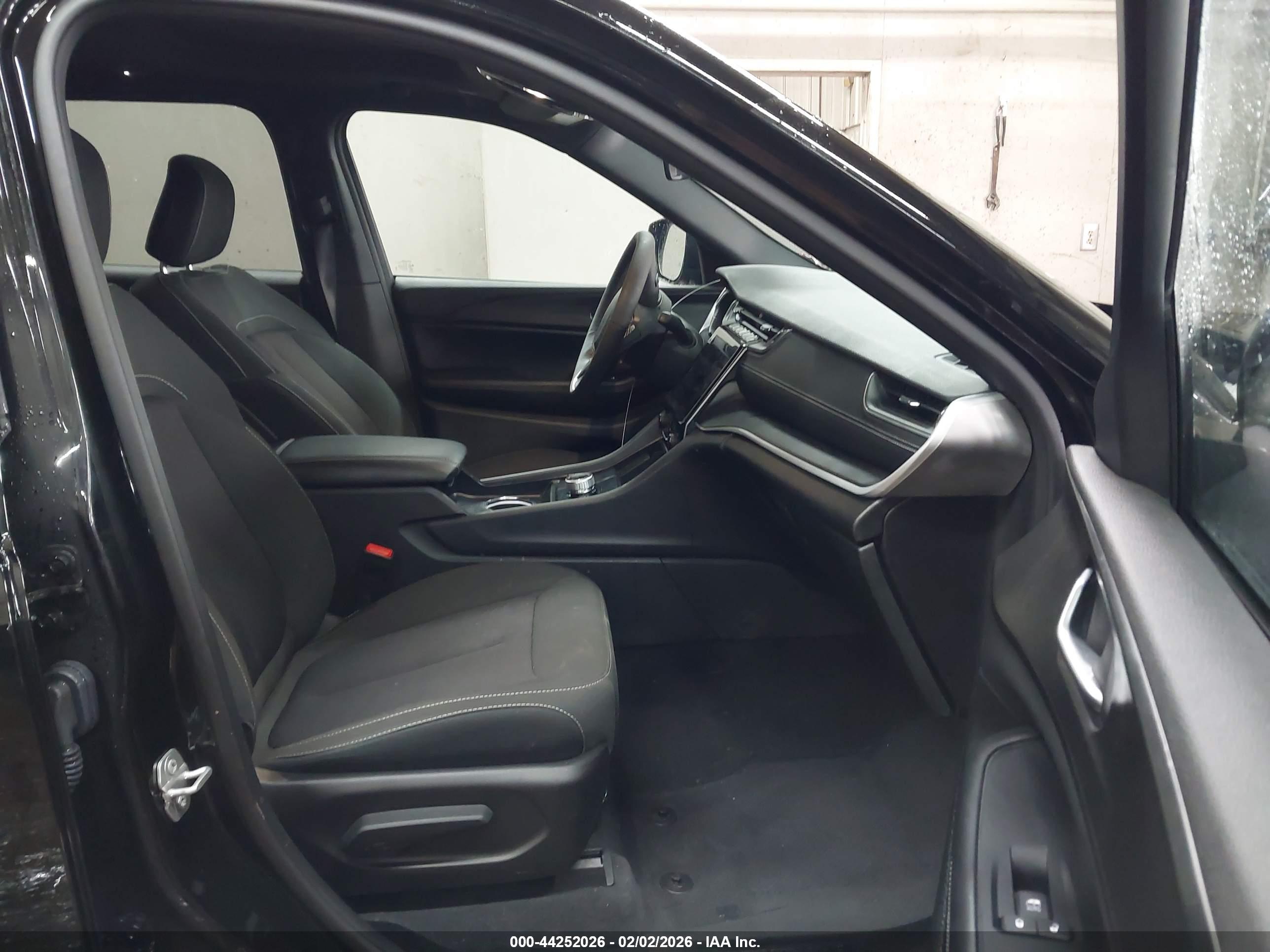 JEEP GRAND image 5