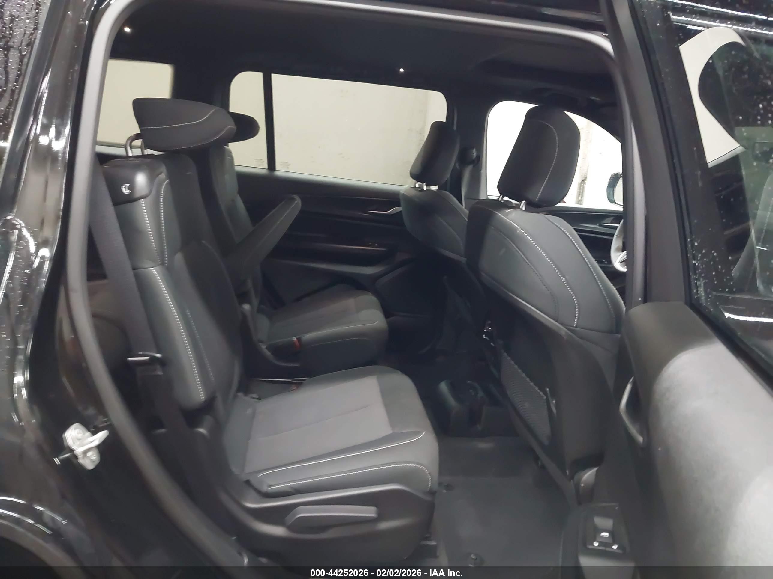 JEEP GRAND image 8