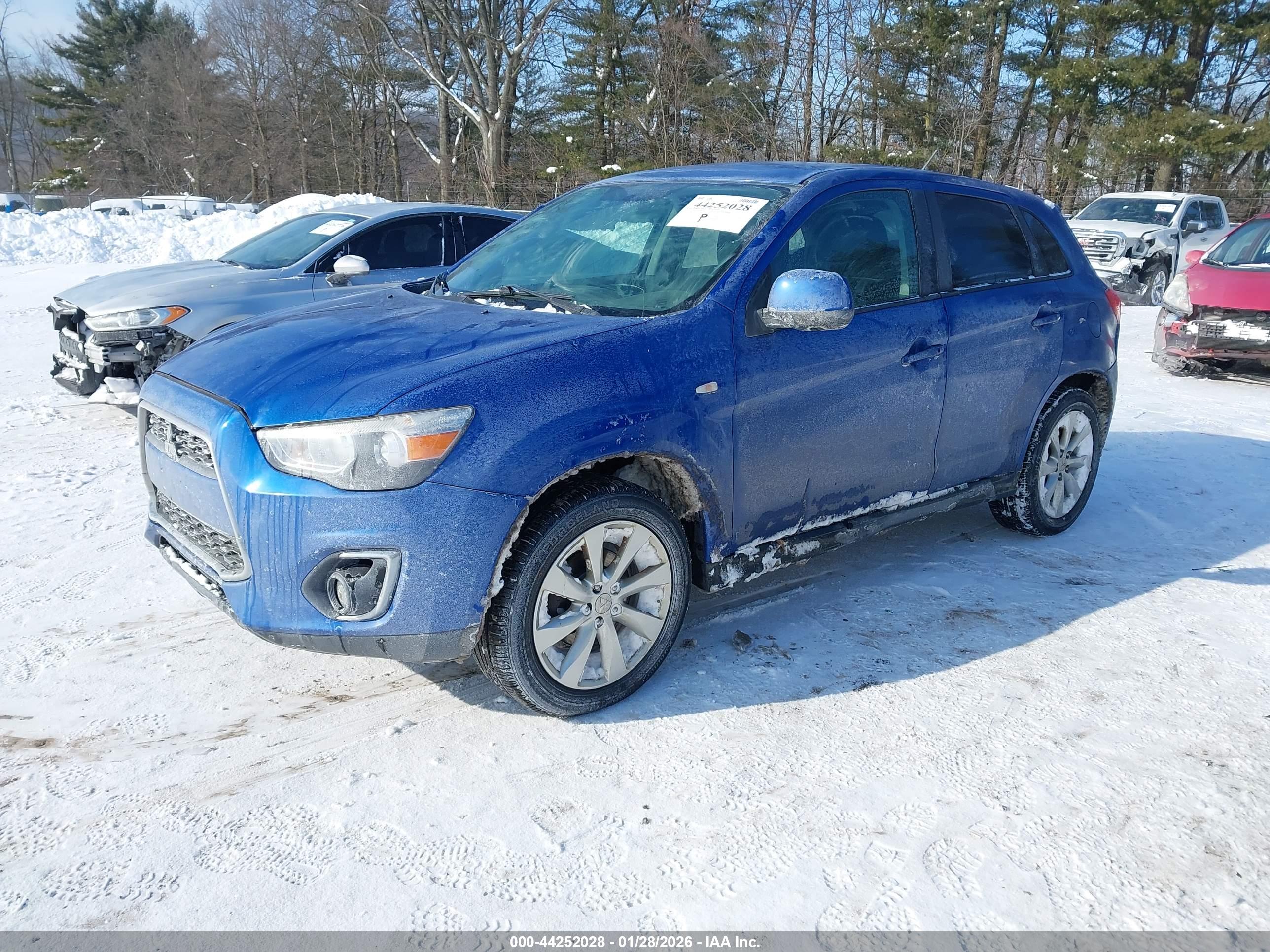 MITSUBISHI OUTLANDER image 2
