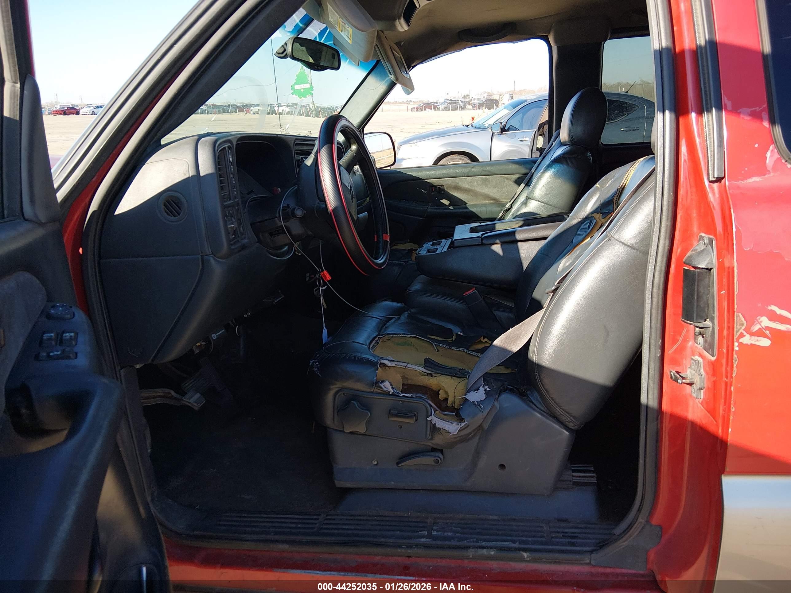 CHEVROLET SILVERADO image 5