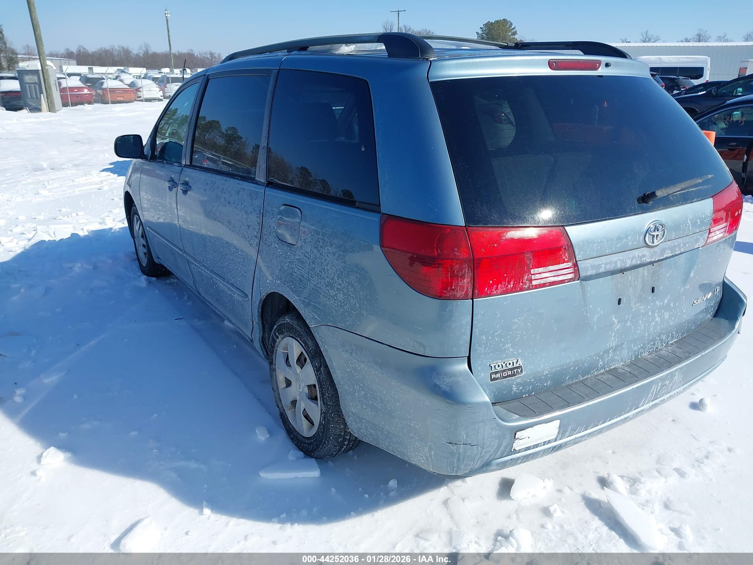 TOYOTA SIENNA image 3