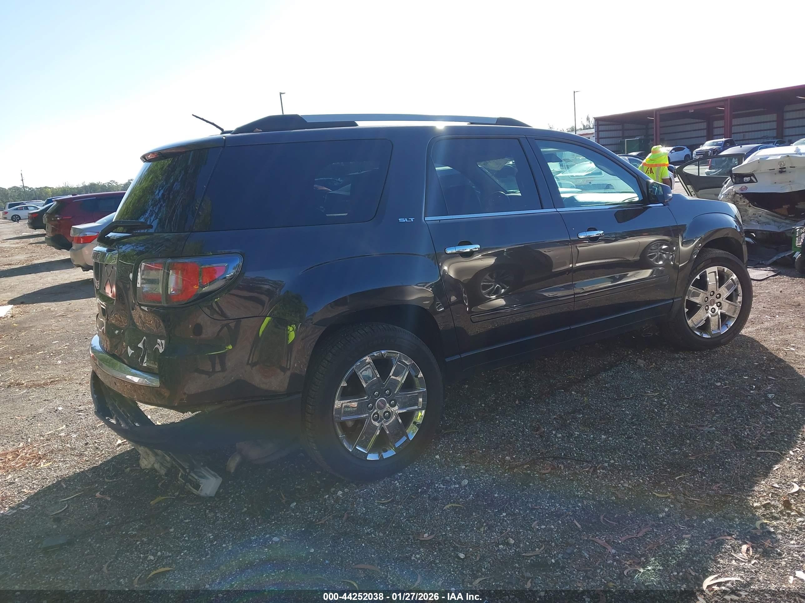 GMC ACADIA image 4