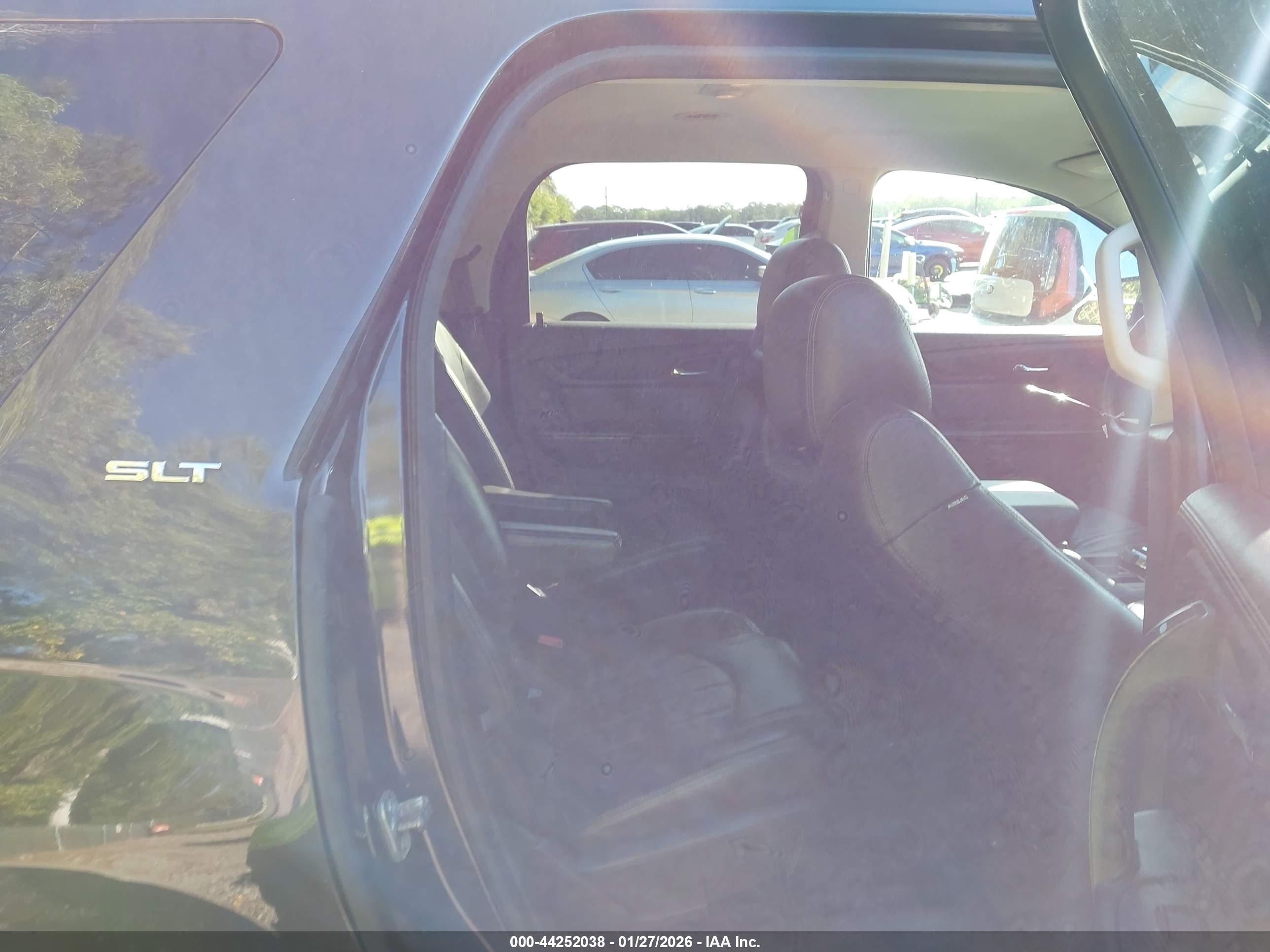GMC ACADIA image 8