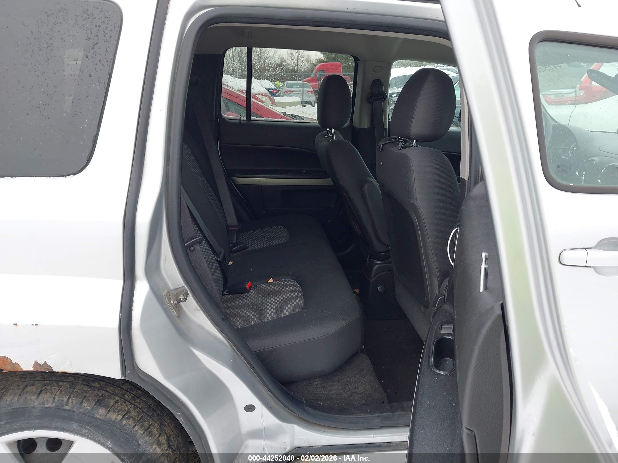 CHEVROLET HHR image 8