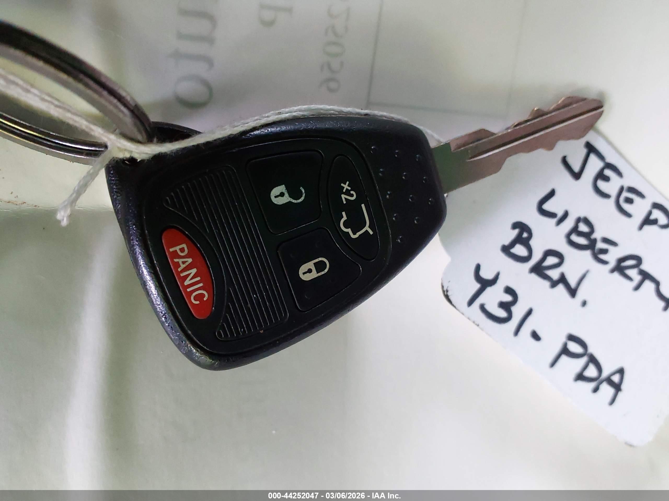 JEEP LIBERTY image 11