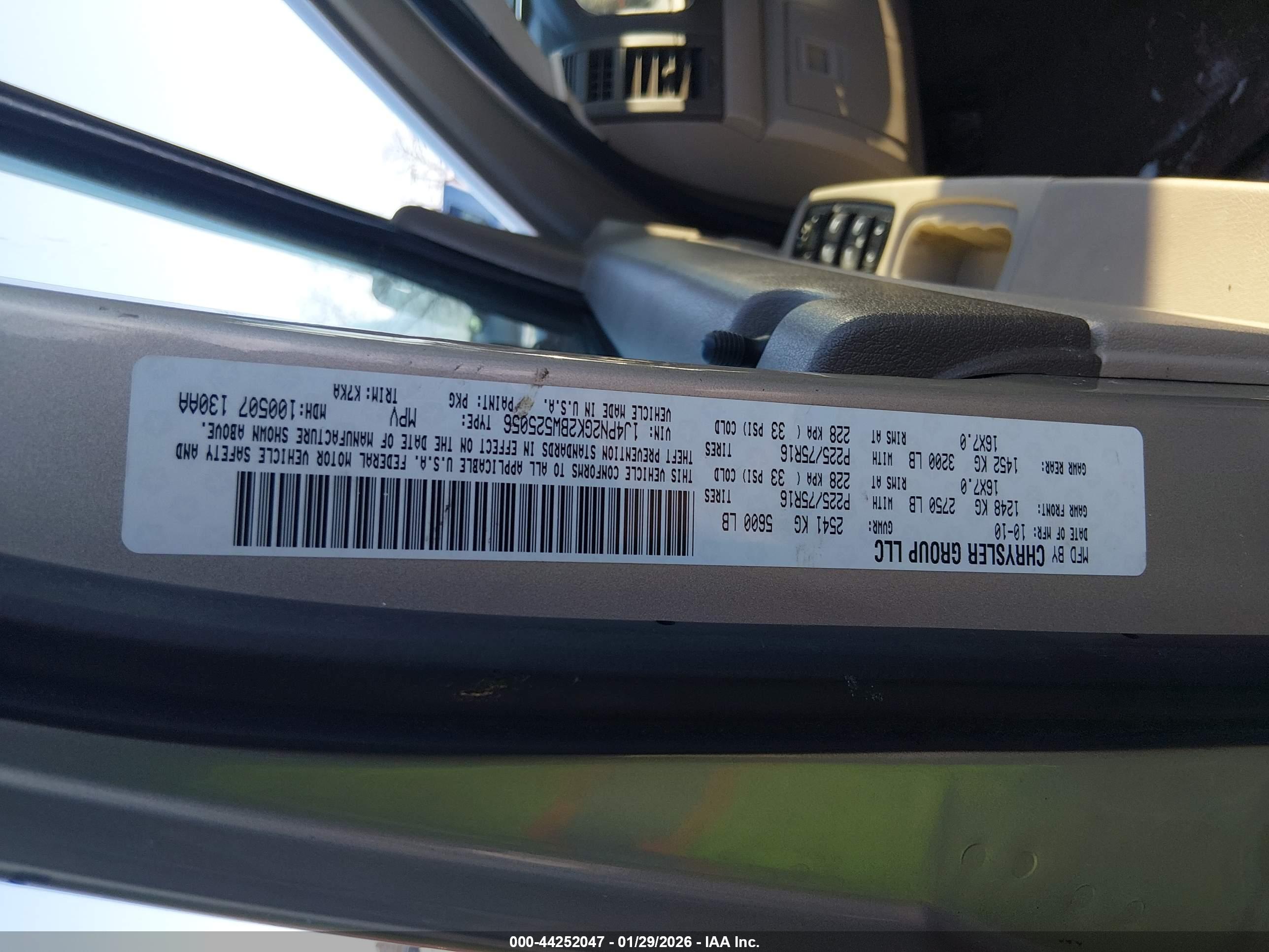JEEP LIBERTY image 9