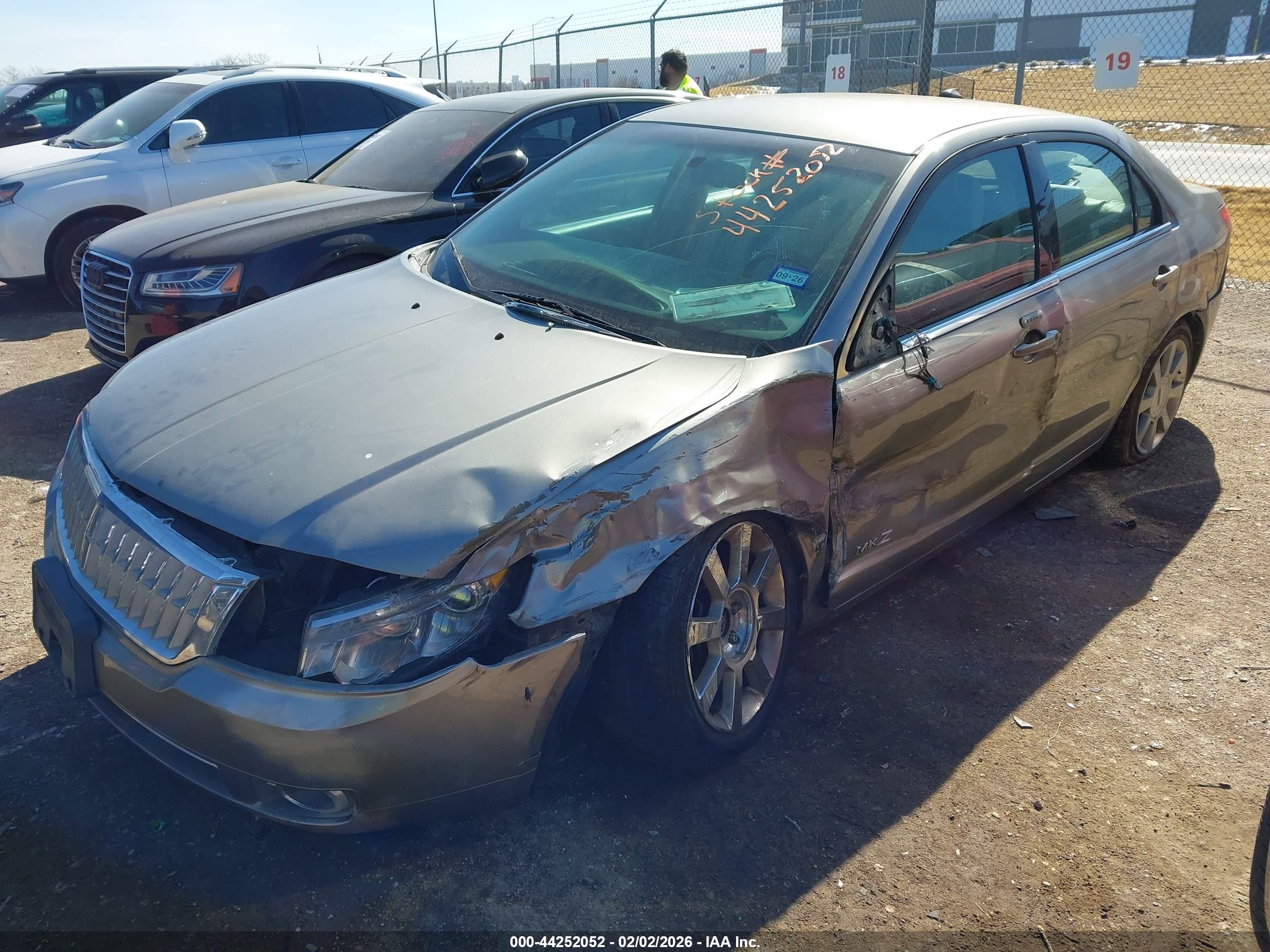 LINCOLN MKZ image 2