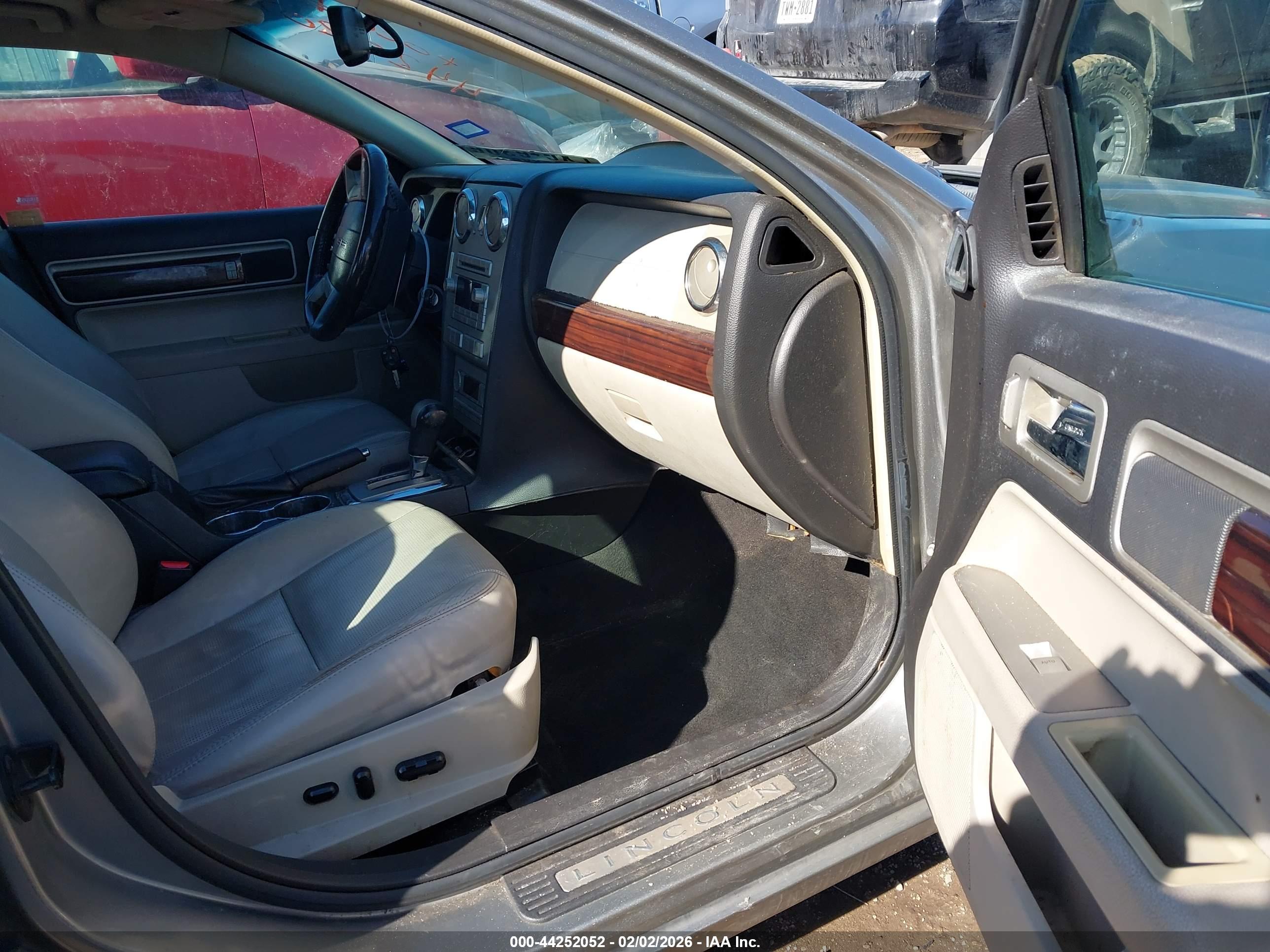 LINCOLN MKZ image 5