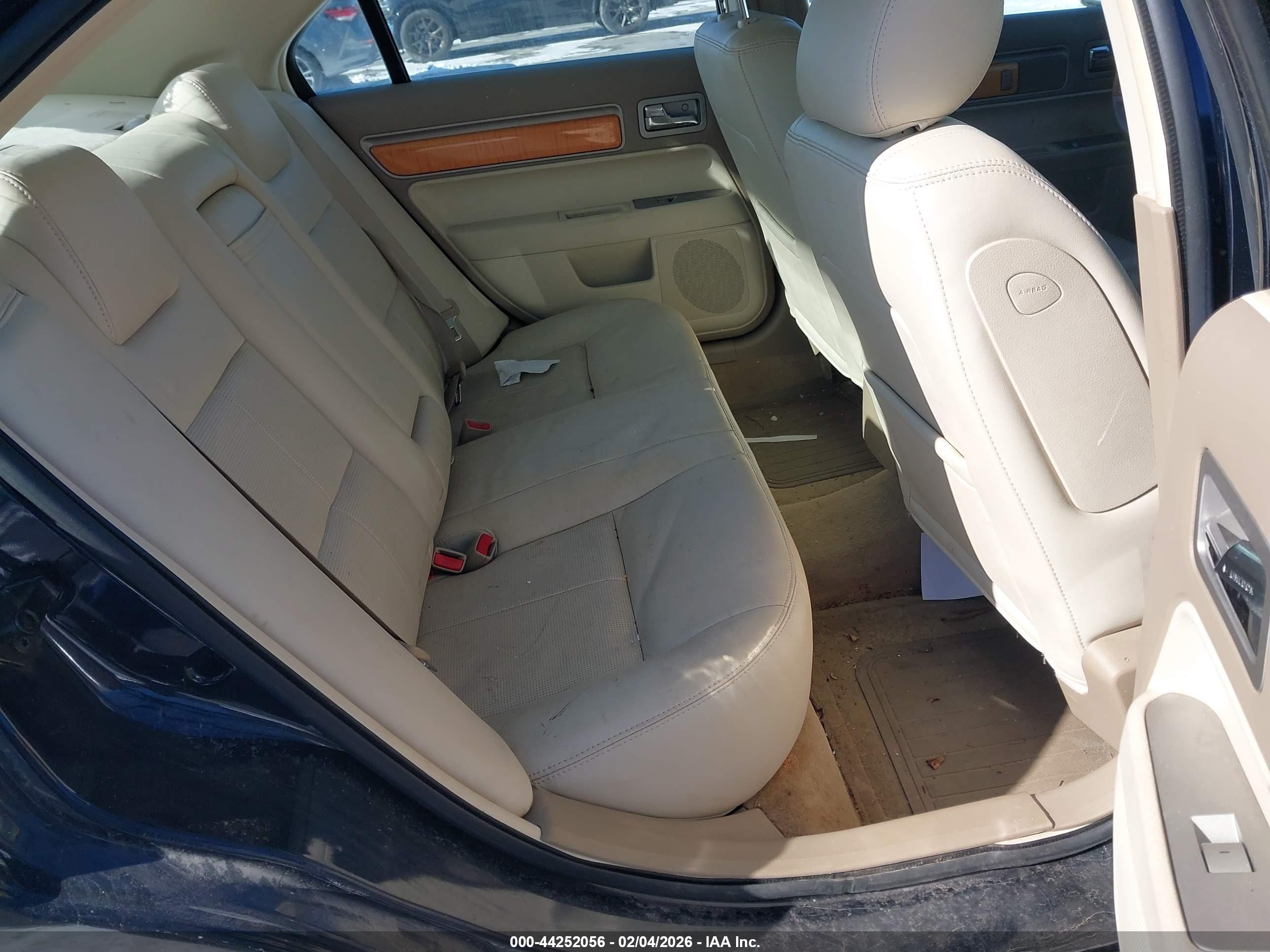 LINCOLN MKZ image 8