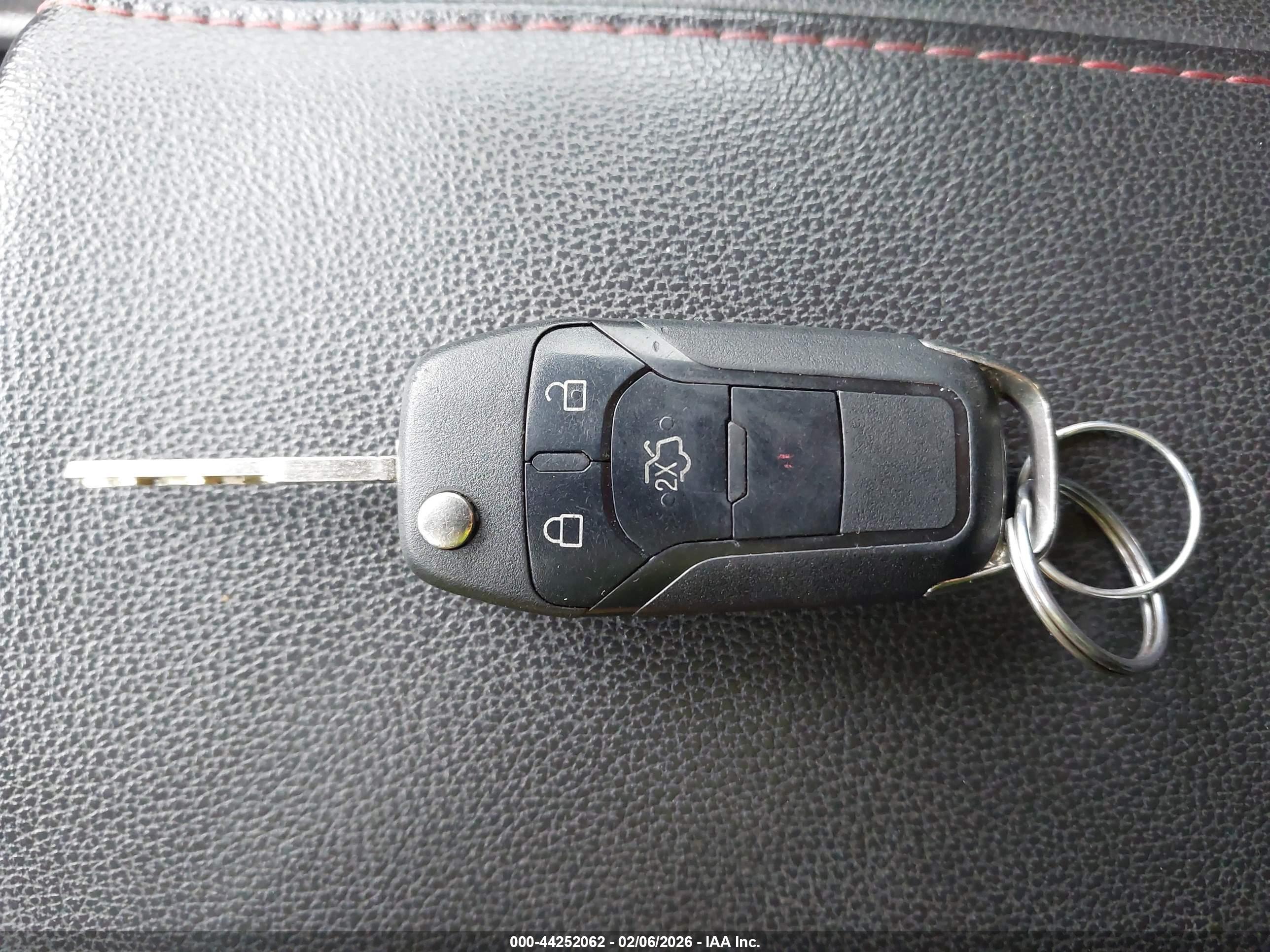 FORD FUSION image 11